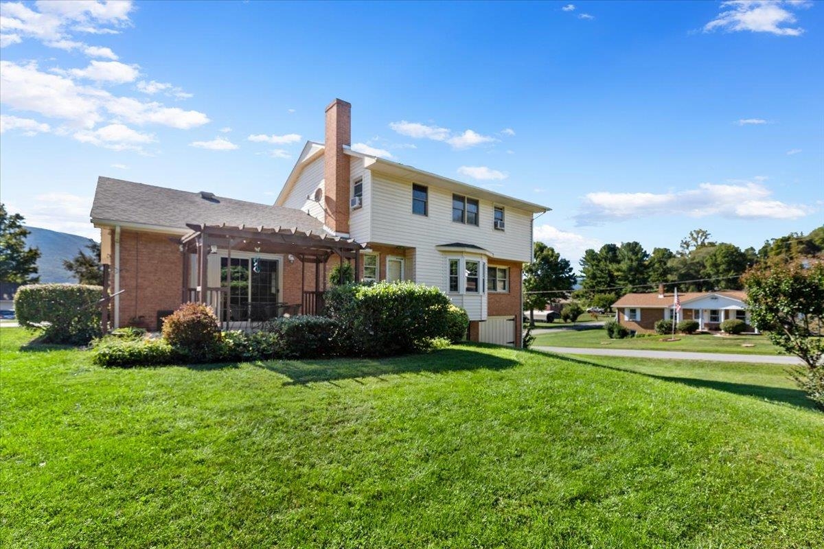 410 Lawndale Drive Pearisburg VA 24134