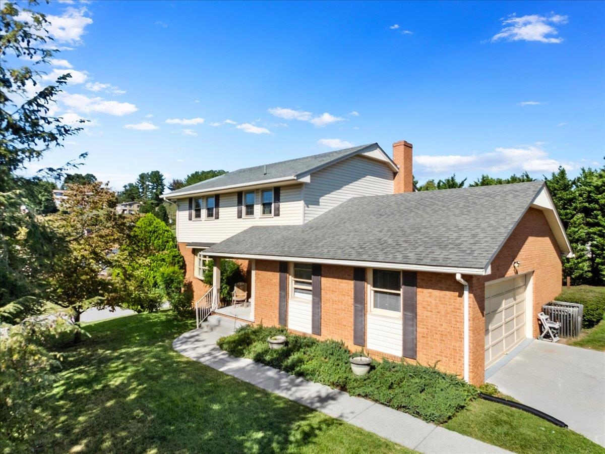 410 Lawndale Drive Pearisburg VA 24134
