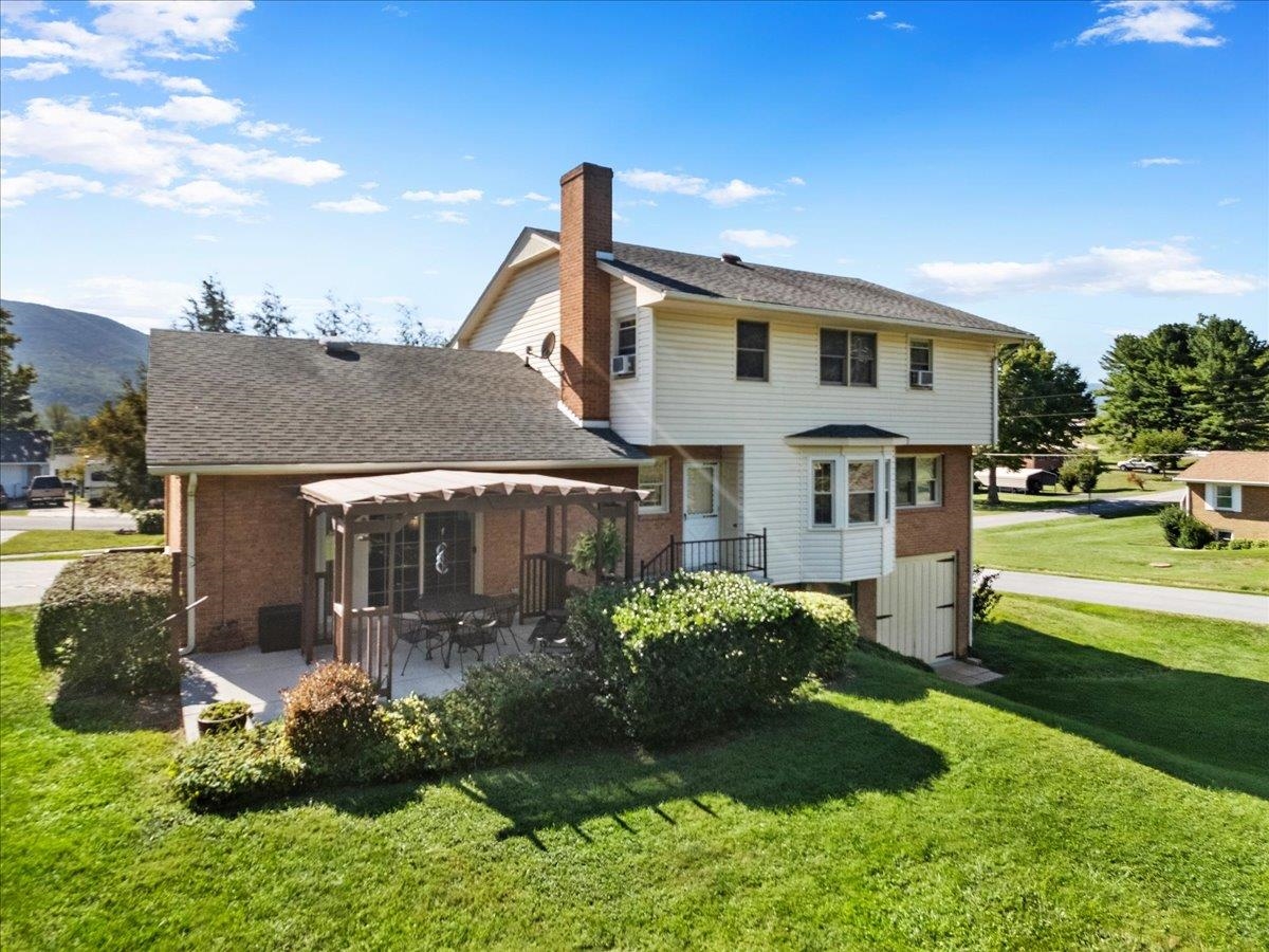 410 Lawndale Drive Pearisburg VA 24134