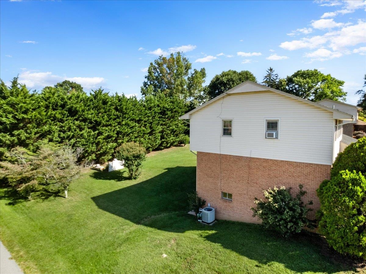 410 Lawndale Drive Pearisburg VA 24134