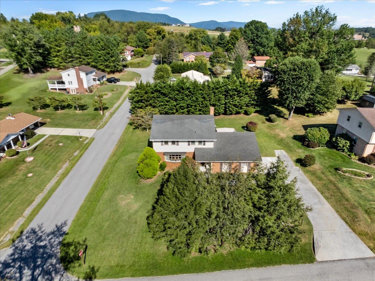 410 Lawndale Drive Pearisburg VA 24134