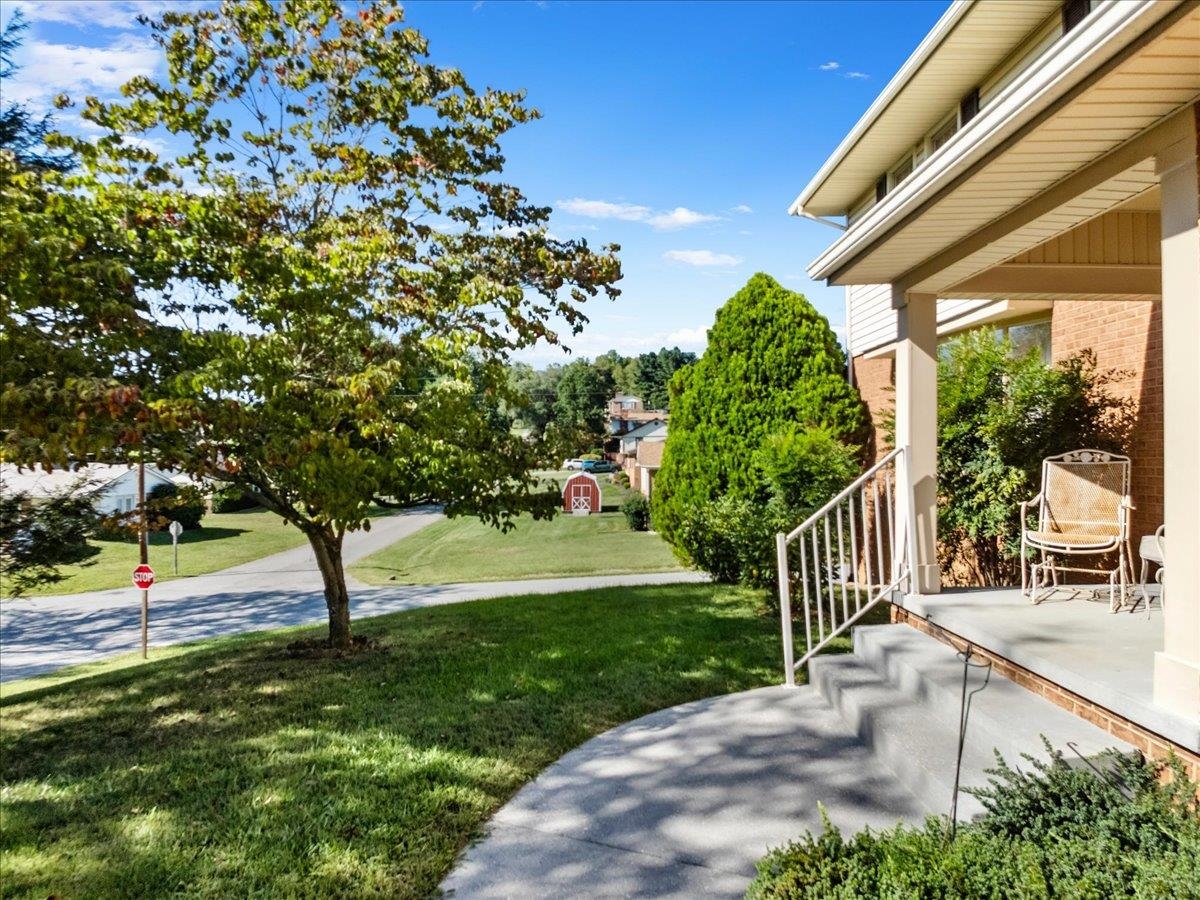 410 Lawndale Drive Pearisburg VA 24134