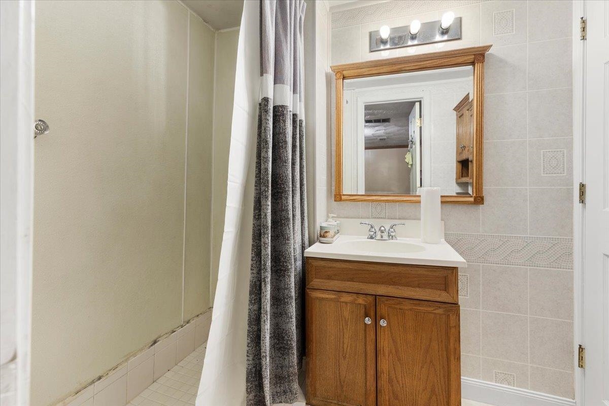 1915 Glenroy Street NW Roanoke VA 24017