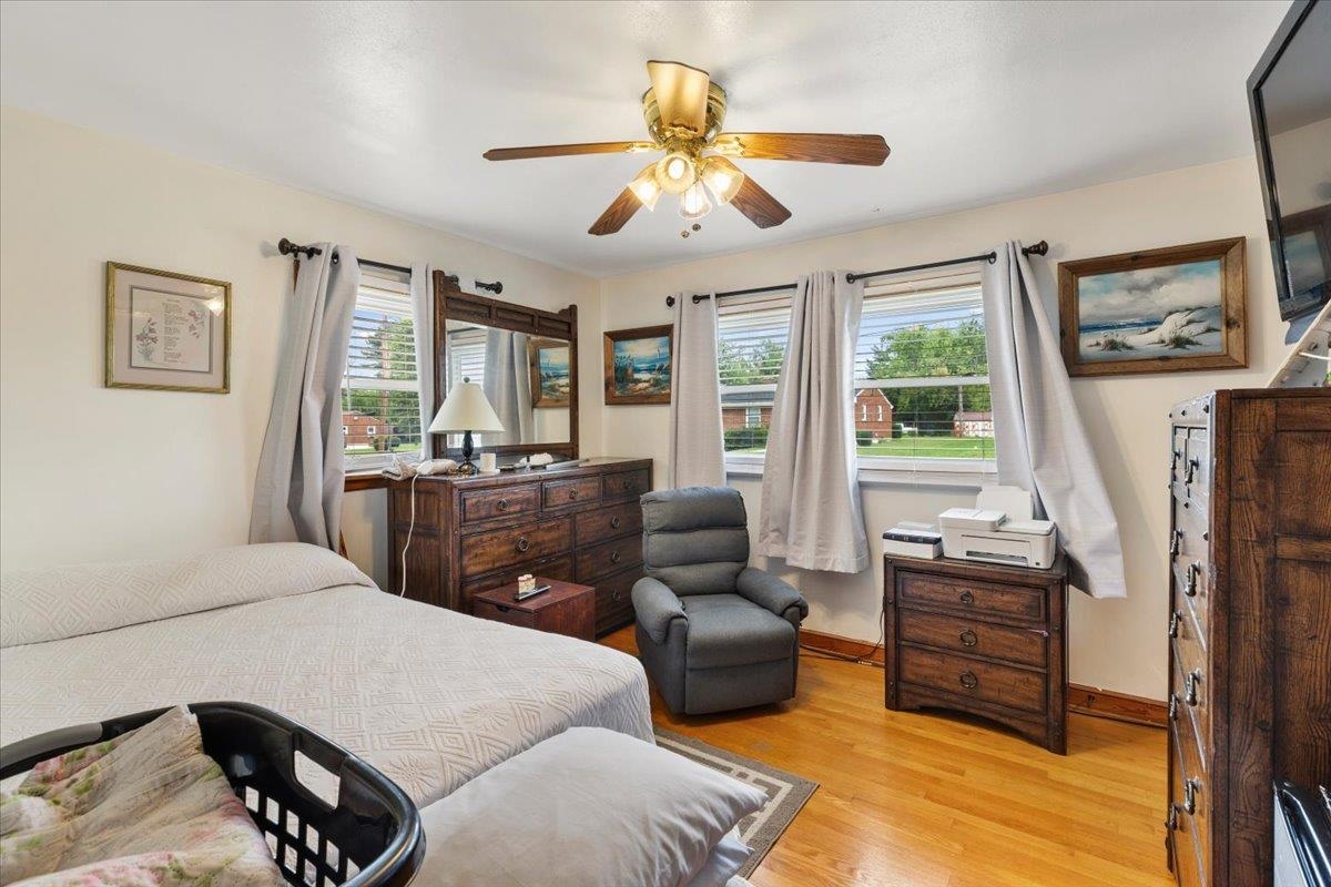 1915 Glenroy Street NW Roanoke VA 24017
