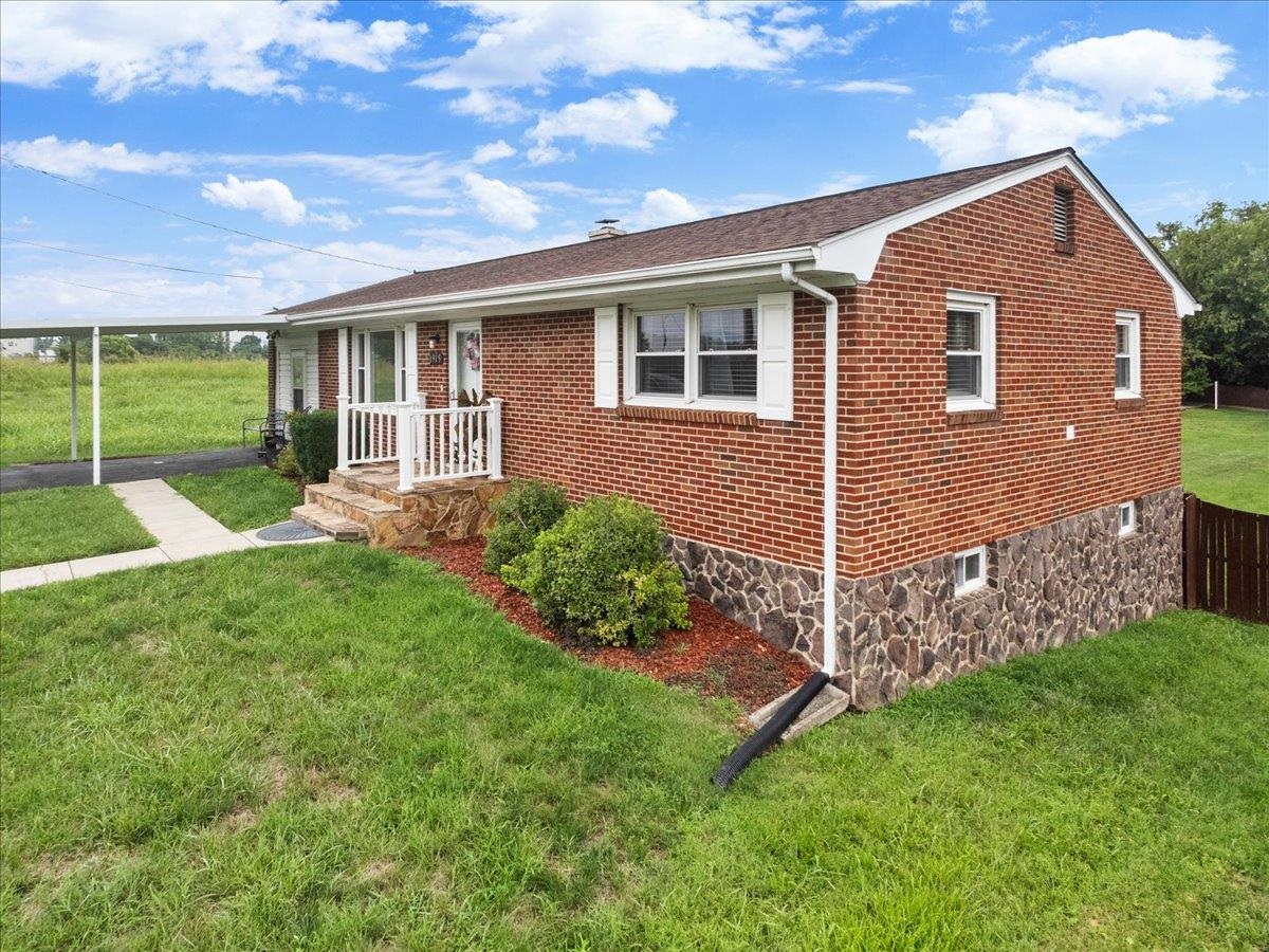 1915 Glenroy Street NW Roanoke VA 24017