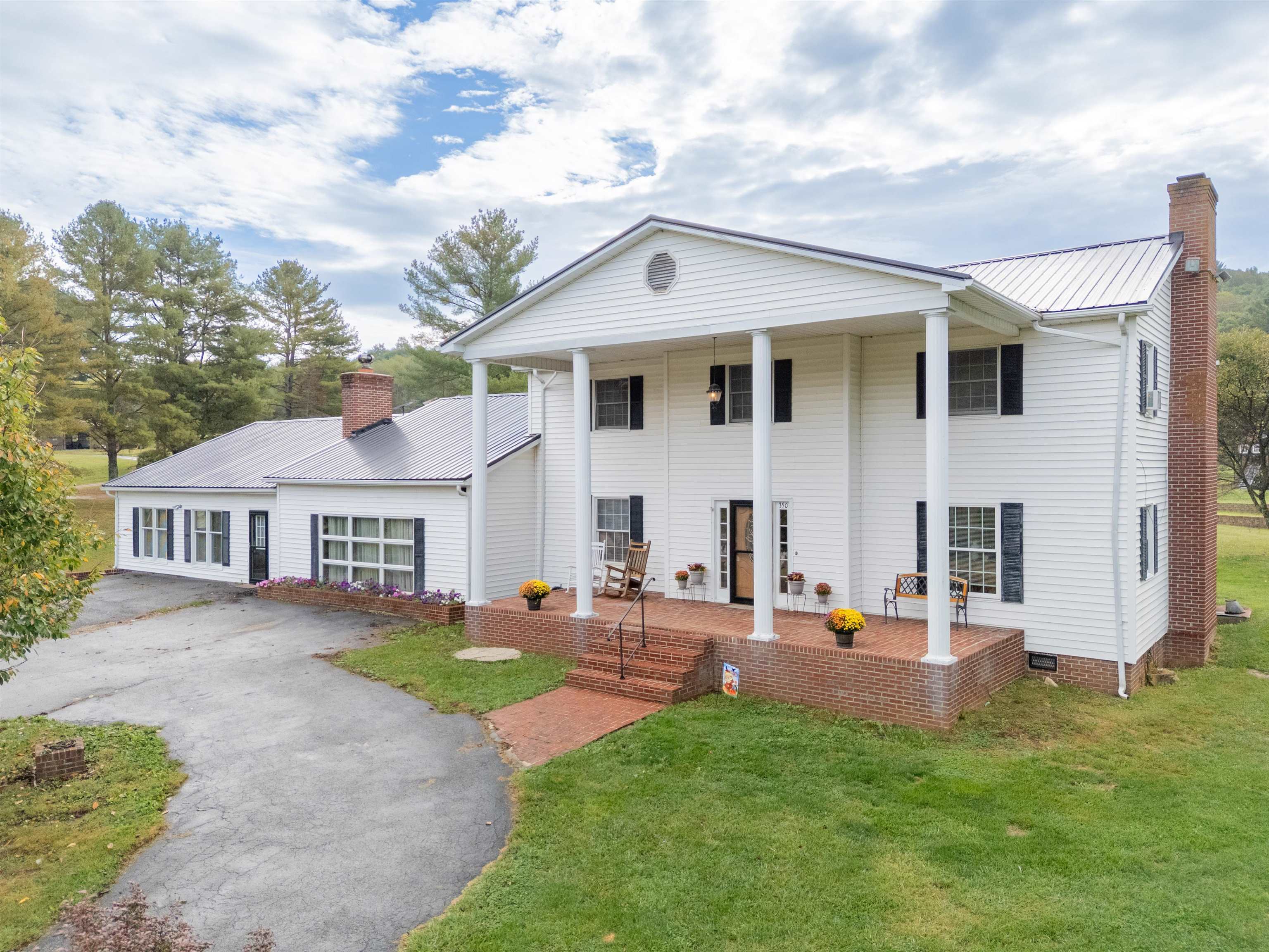 350 Valley View Lane Bland VA 24315