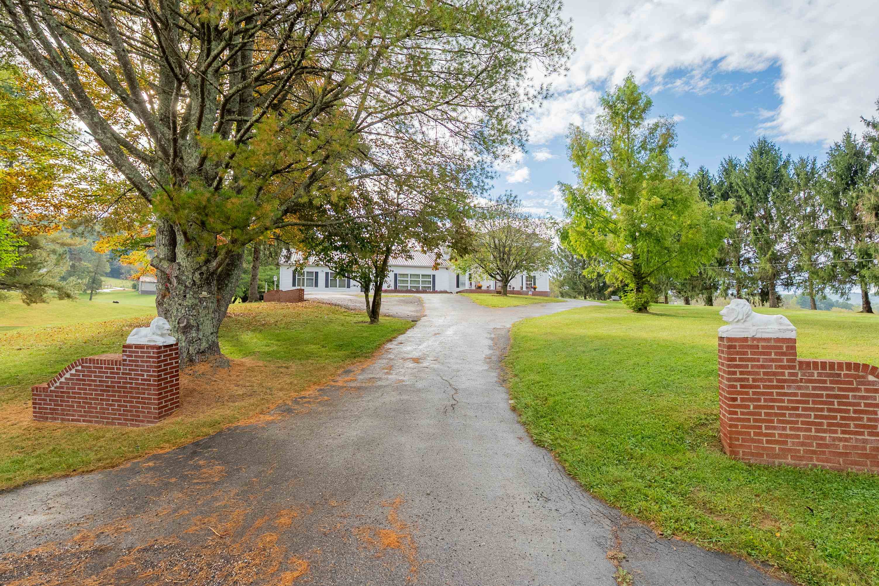 350 Valley View Lane Bland VA 24315