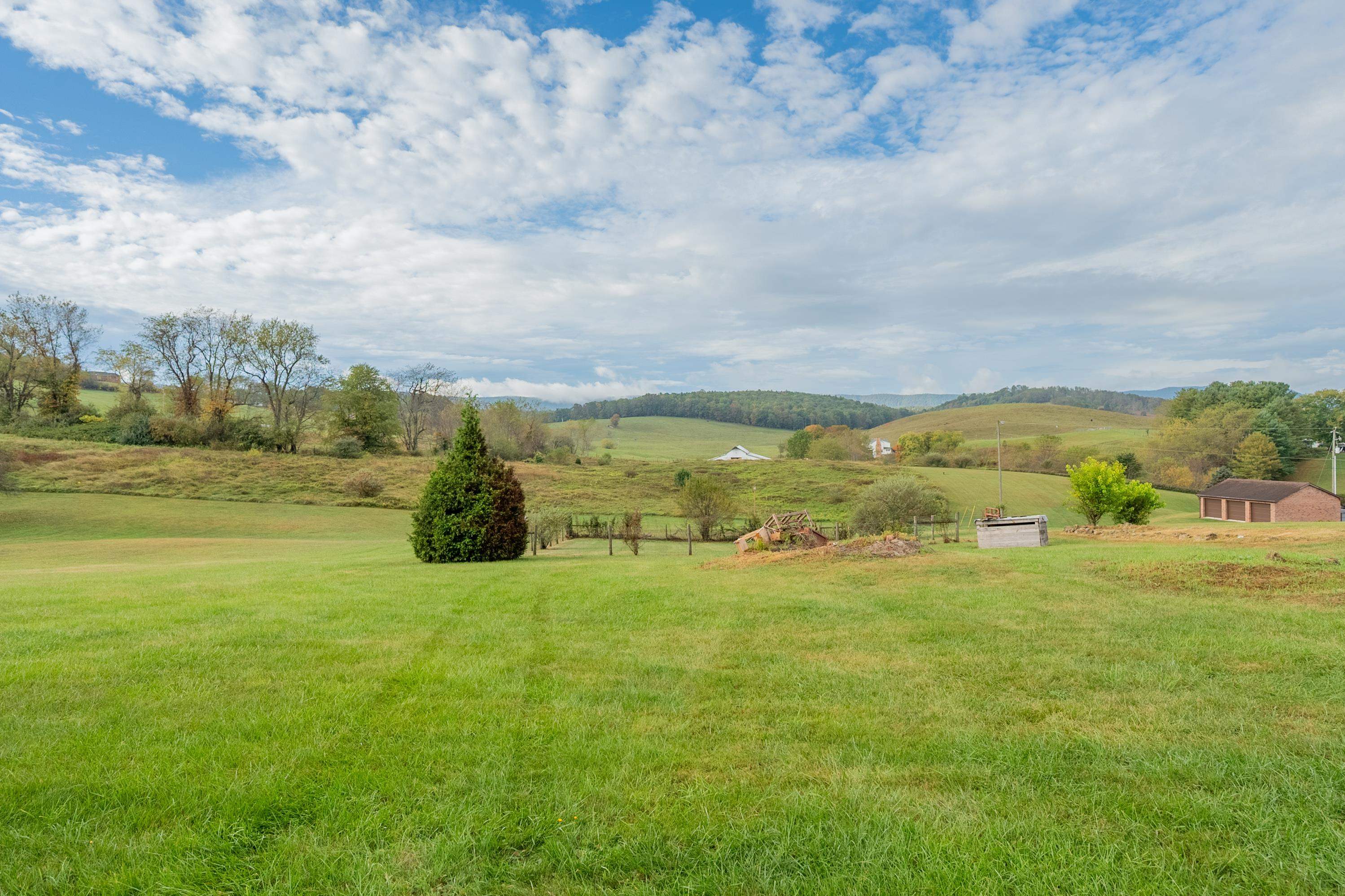 350 Valley View Lane Bland VA 24315