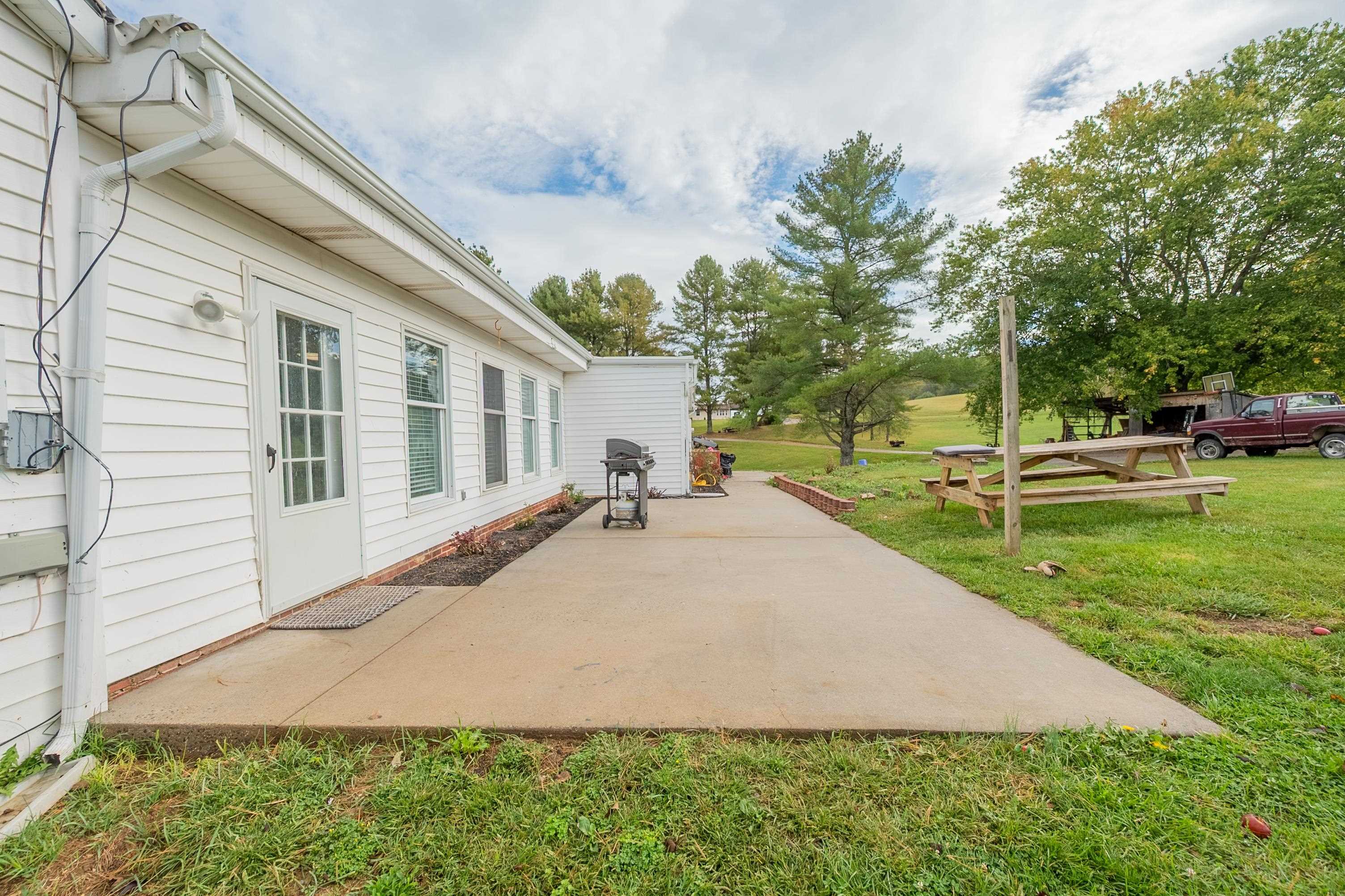 350 Valley View Lane Bland VA 24315