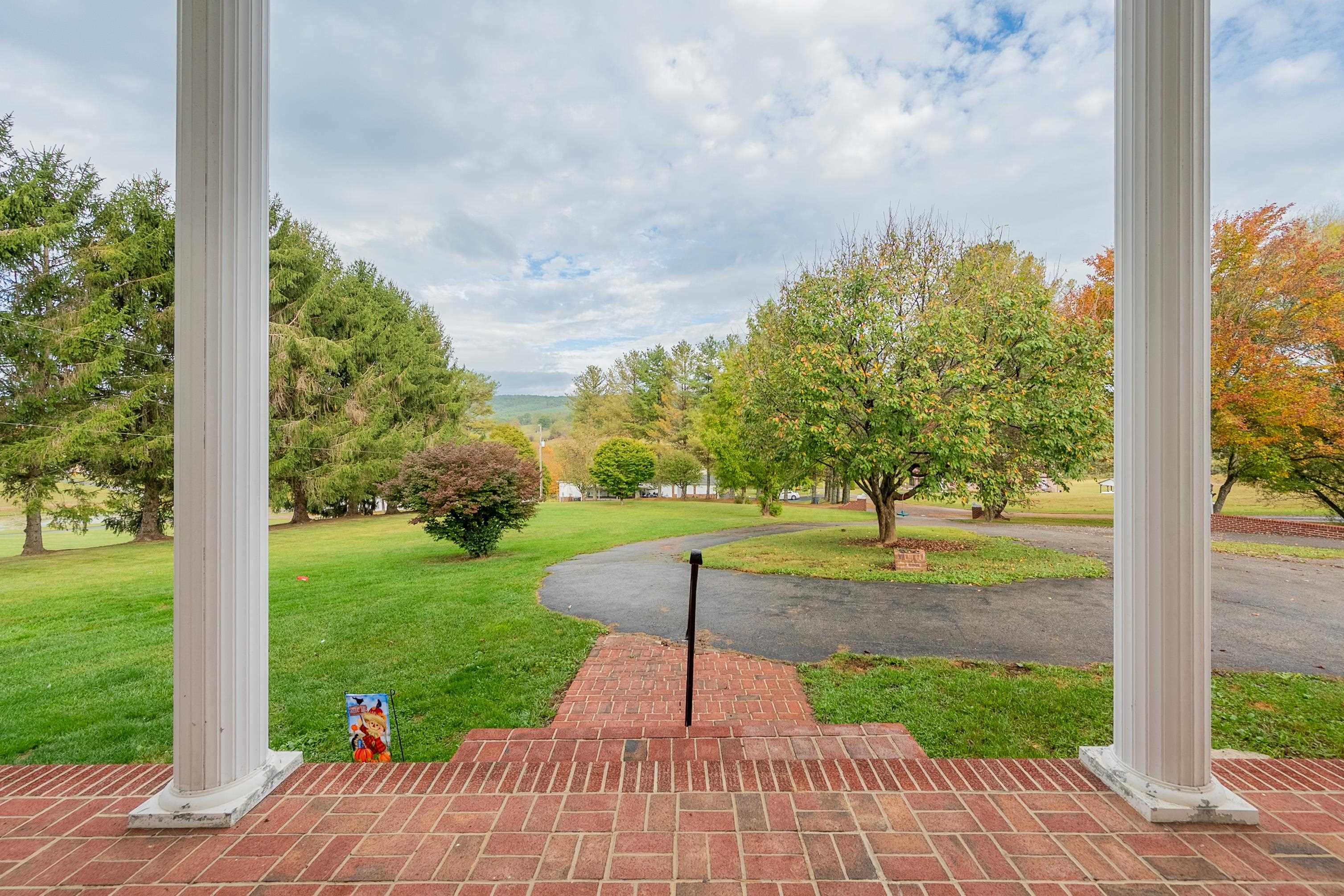 350 Valley View Lane Bland VA 24315