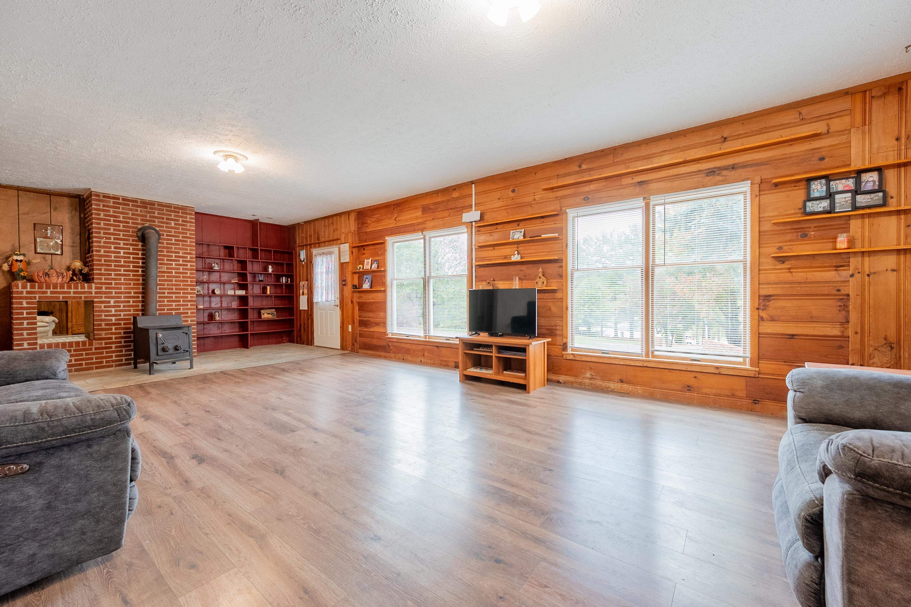 350 Valley View Lane Bland VA 24315