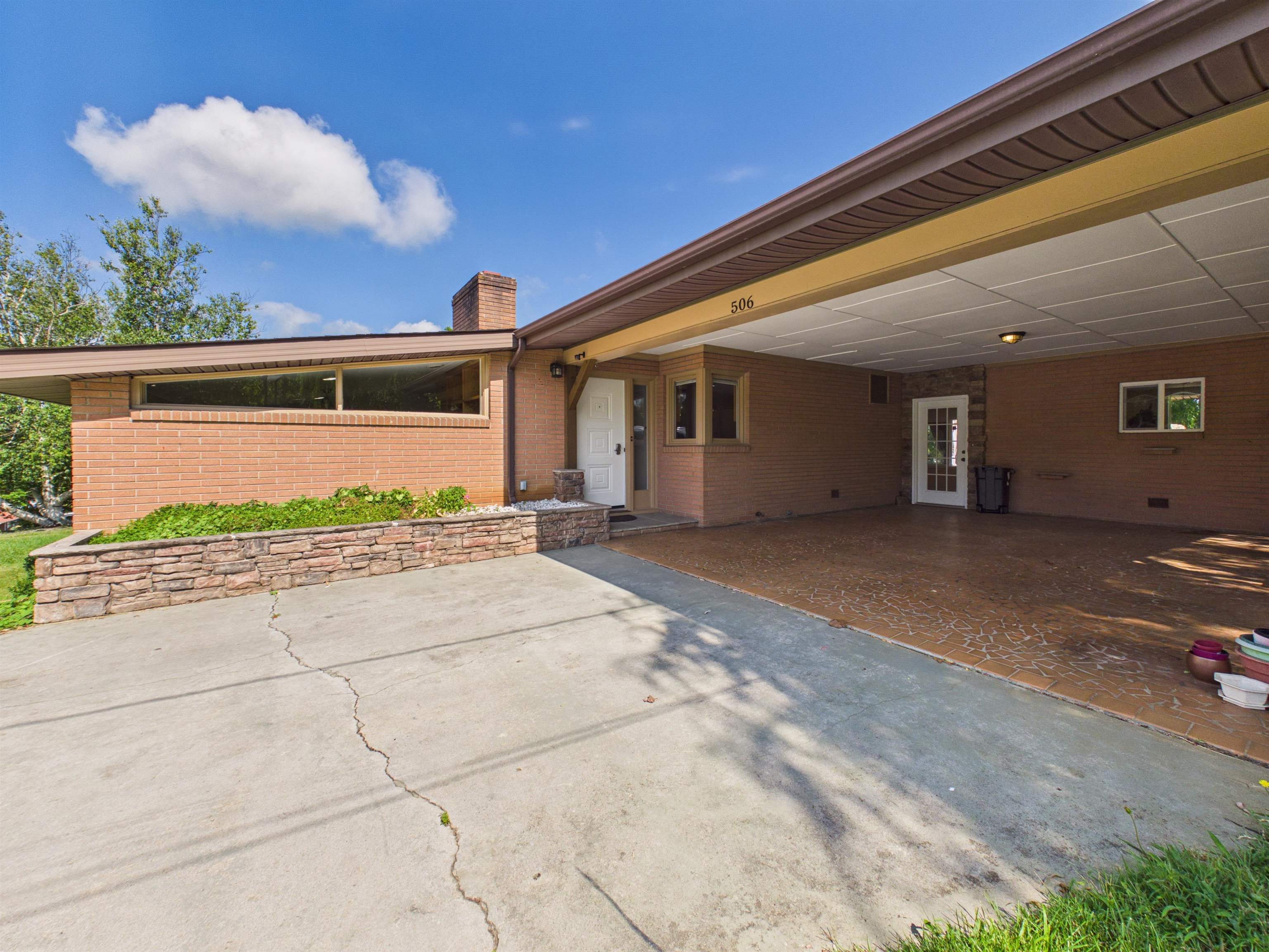 506 Denby Street Radford VA 24141