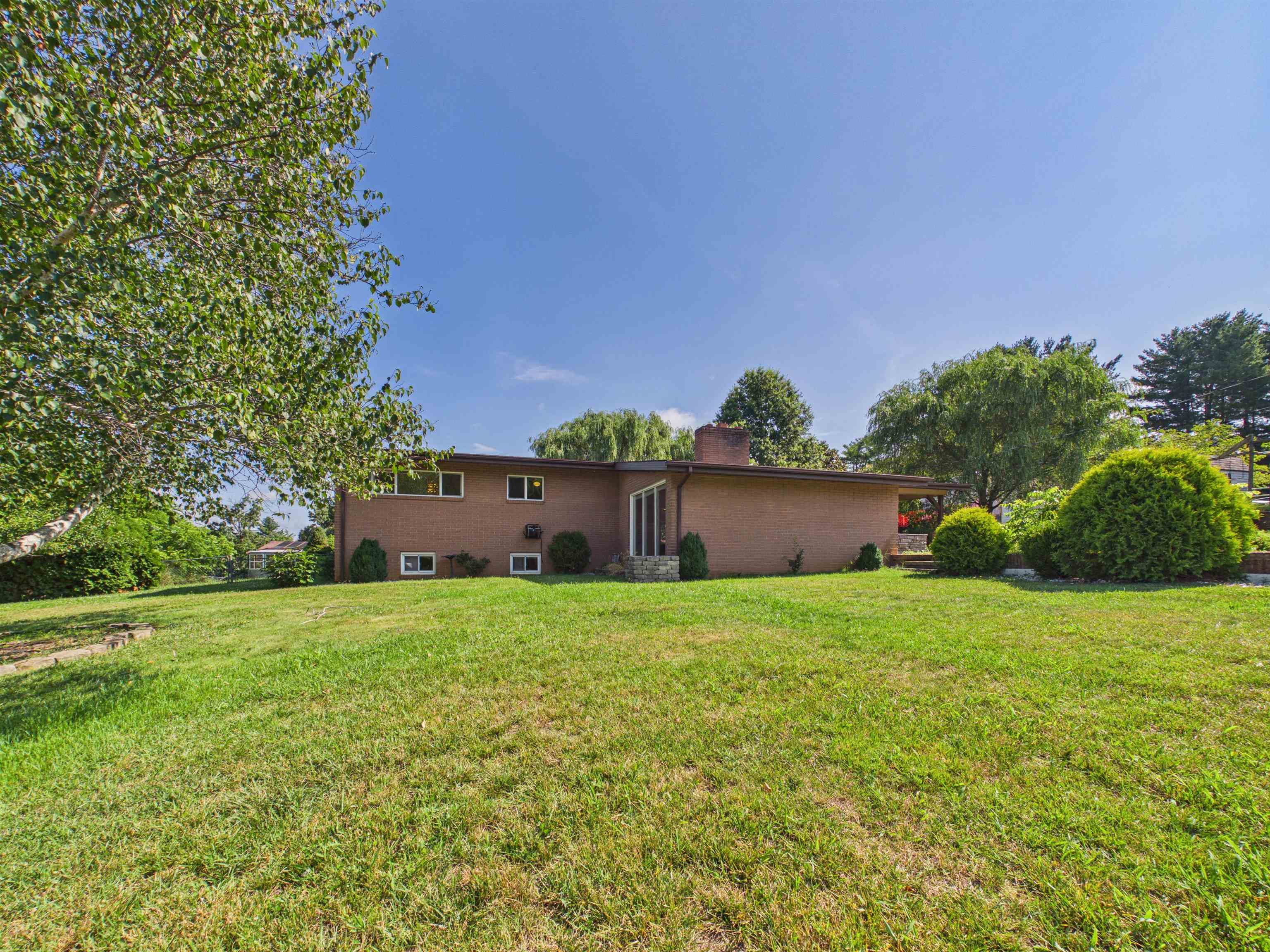 506 Denby Street Radford VA 24141