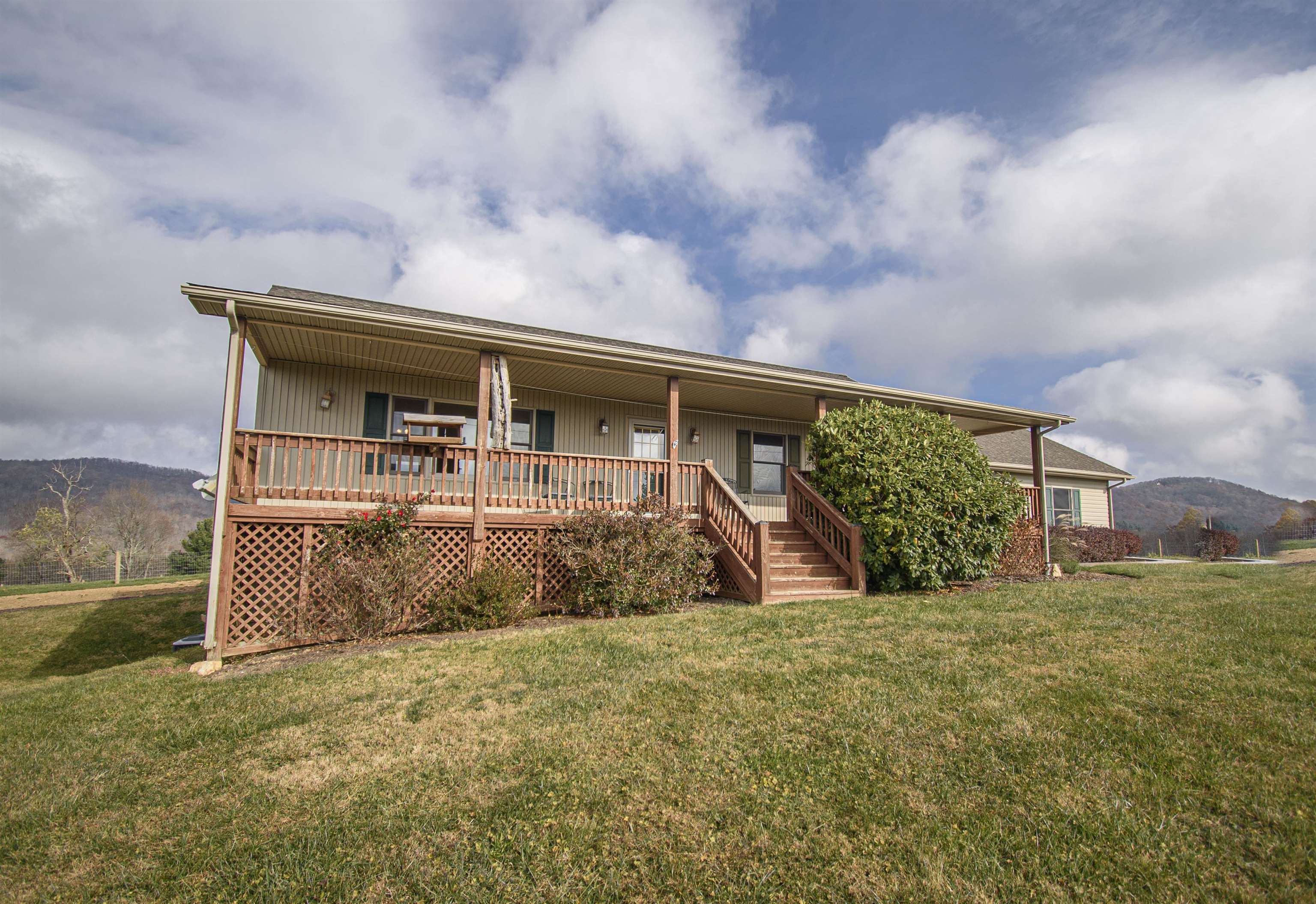 5485 Buffalo Mountain Road SW Willis VA 24380