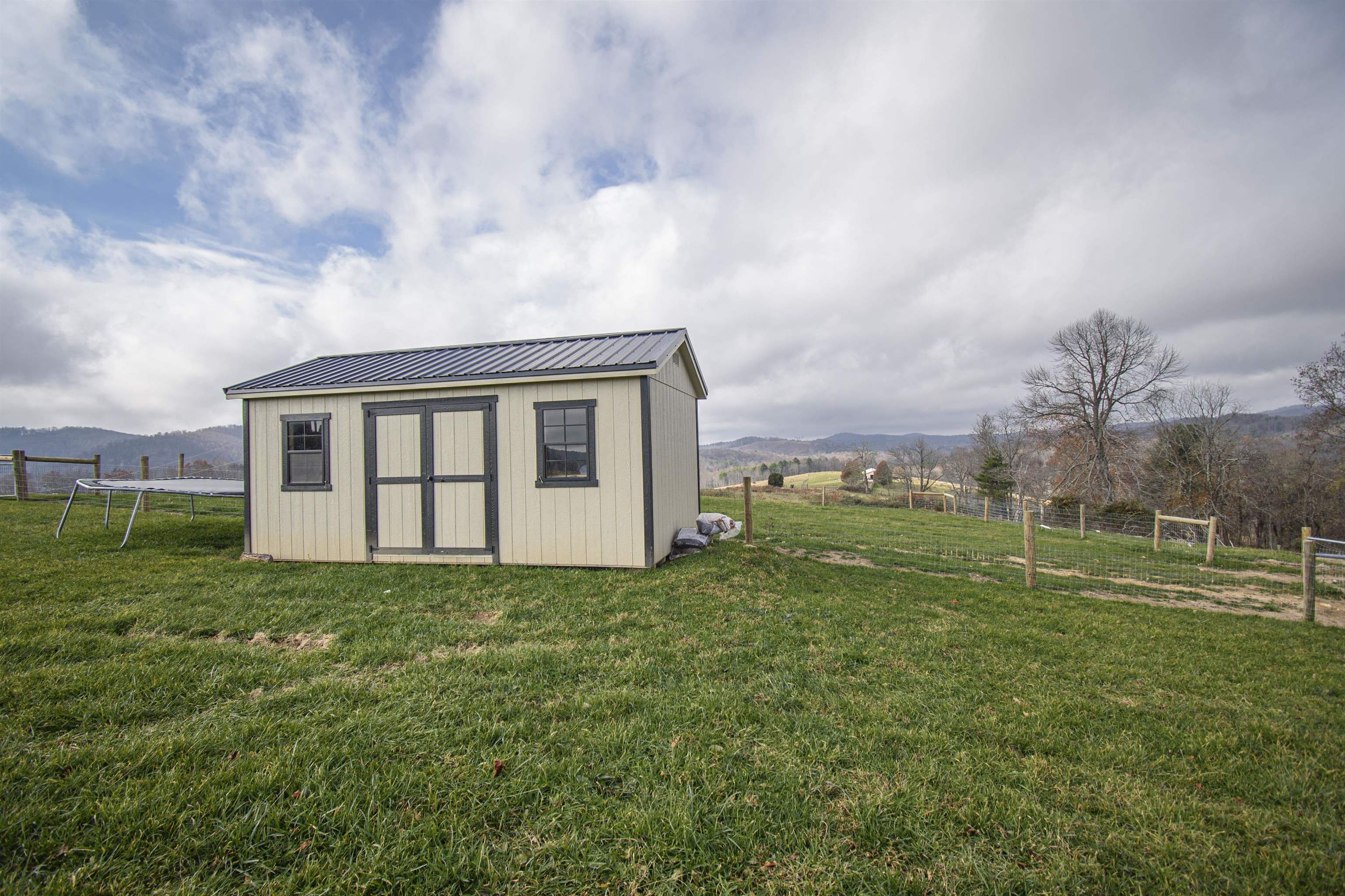 5485 Buffalo Mountain Road SW Willis VA 24380