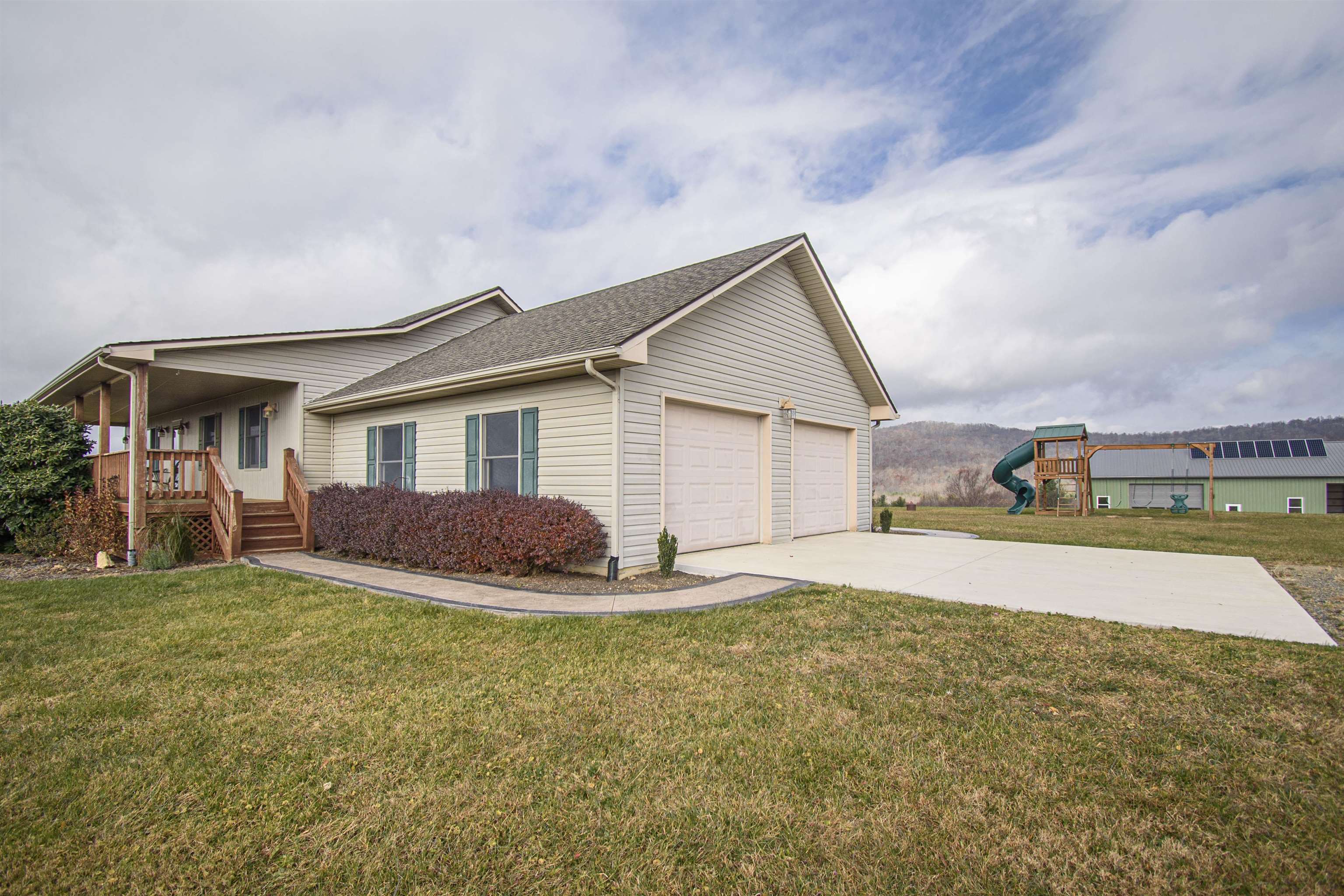 5485 Buffalo Mountain Road SW Willis VA 24380