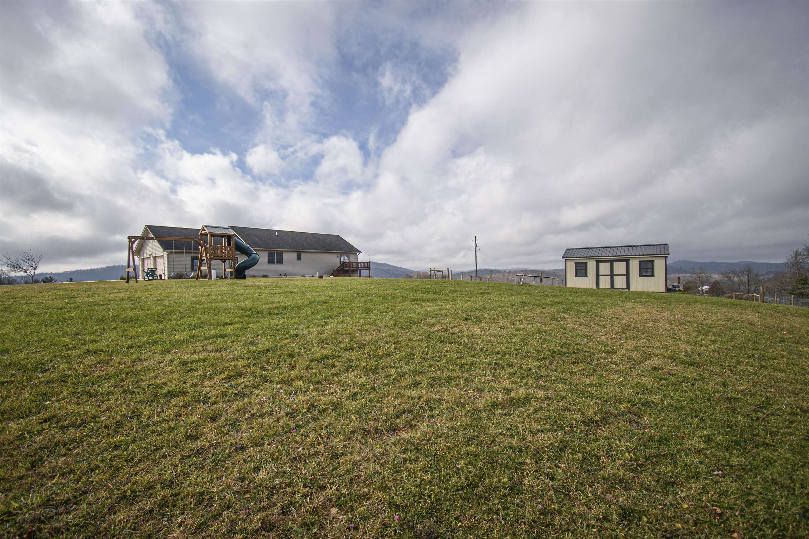 5485 Buffalo Mountain Road SW Willis VA 24380