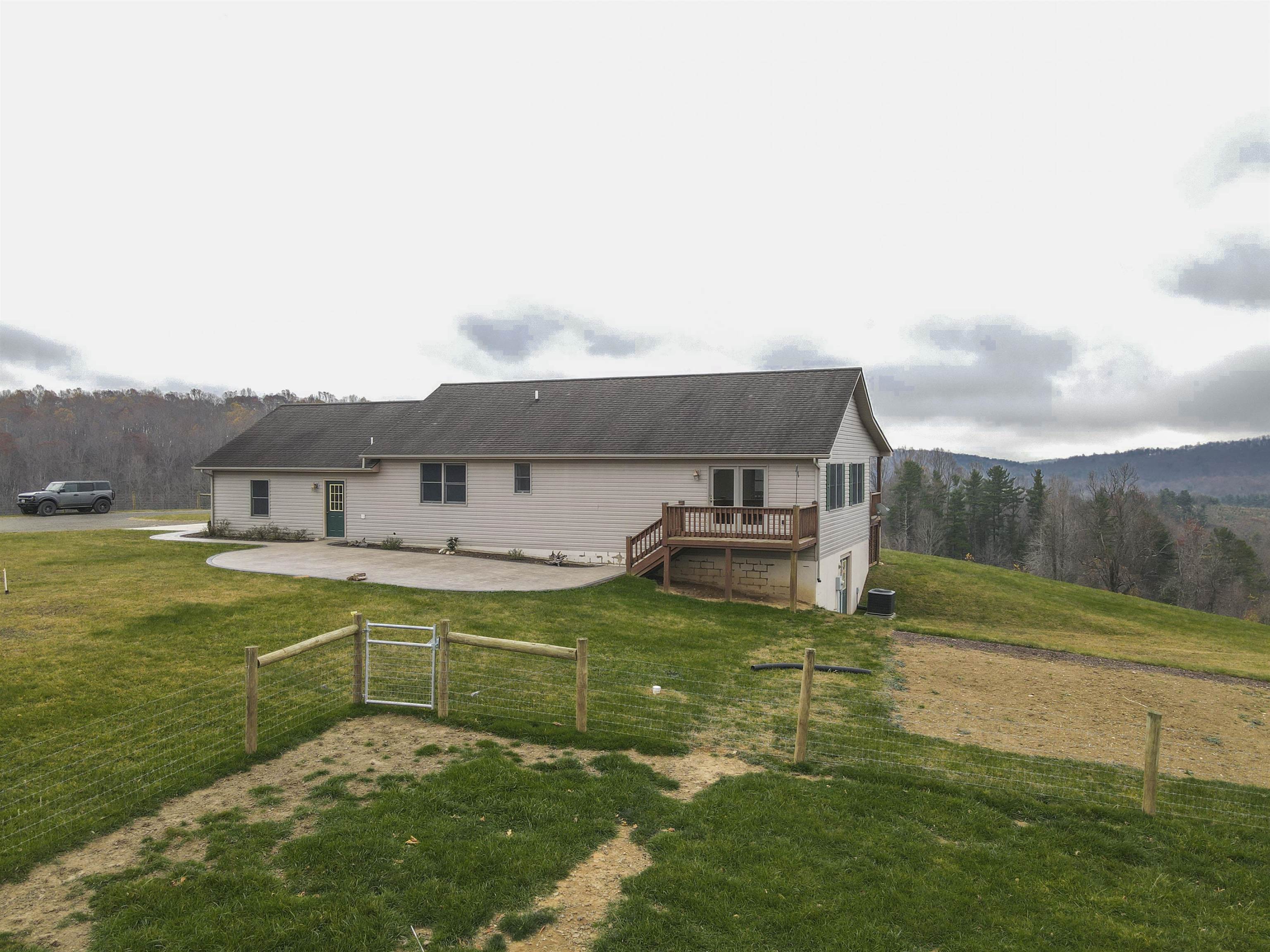 5485 Buffalo Mountain Road SW Willis VA 24380