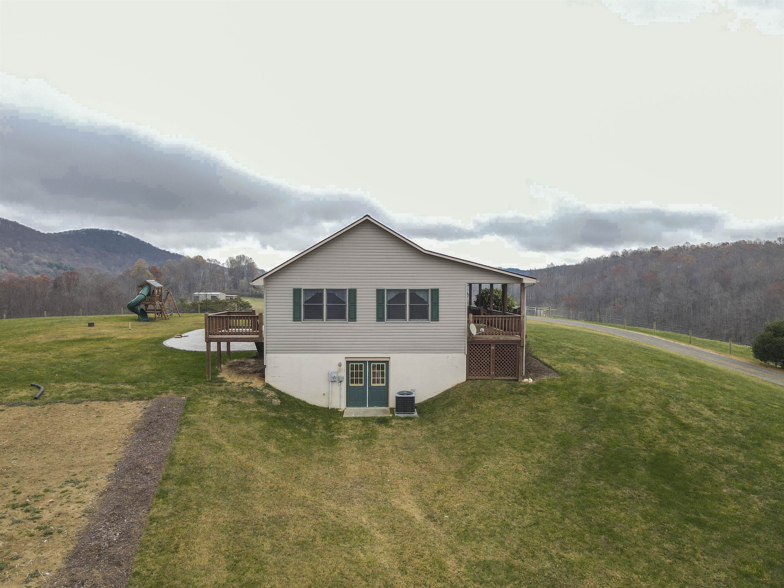 5485 Buffalo Mountain Road SW Willis VA 24380