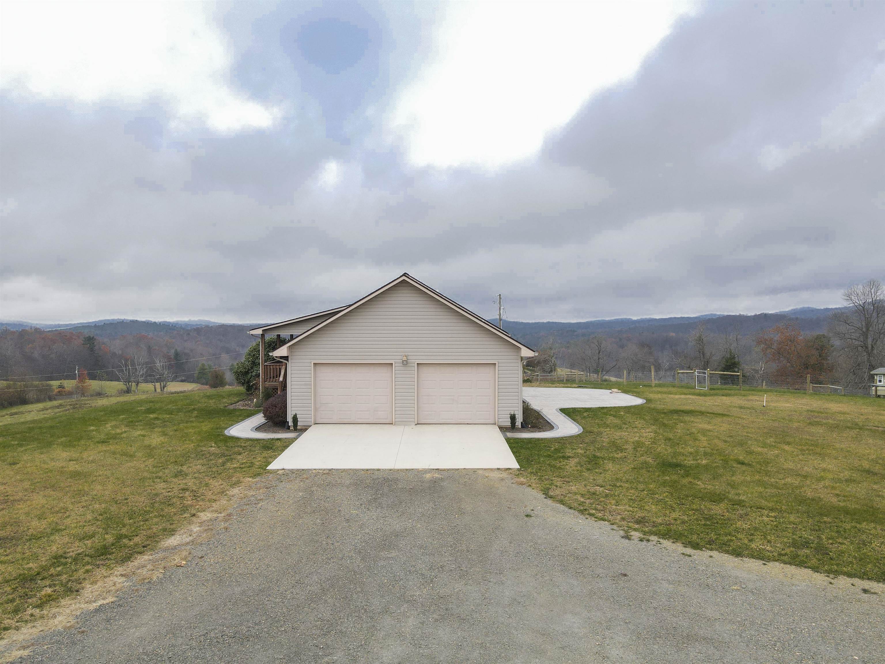 5485 Buffalo Mountain Road SW Willis VA 24380