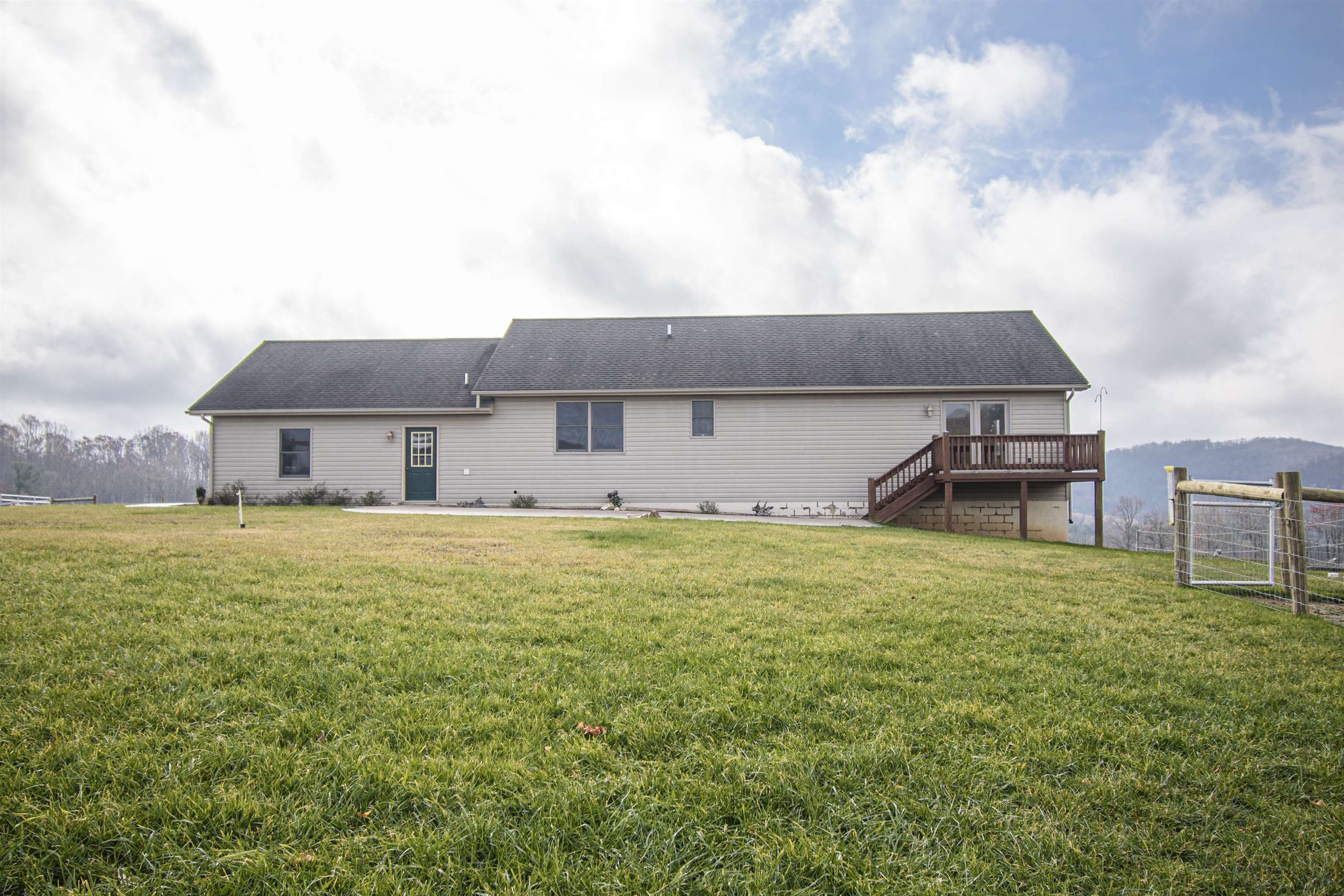 5485 Buffalo Mountain Road SW Willis VA 24380