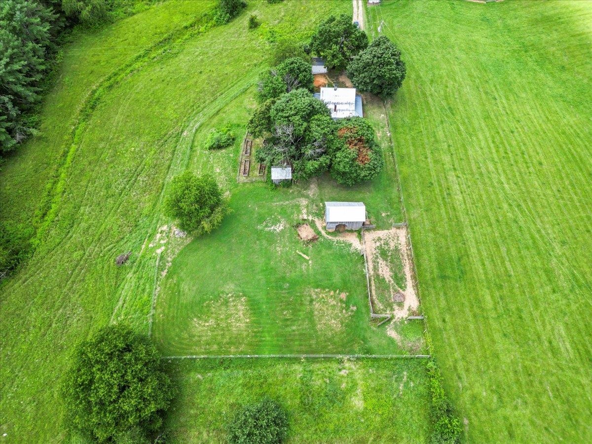 4343 Indian Valley Road NW Willis VA 24380