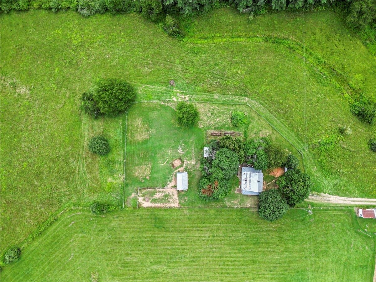 4343 Indian Valley Road NW Willis VA 24380