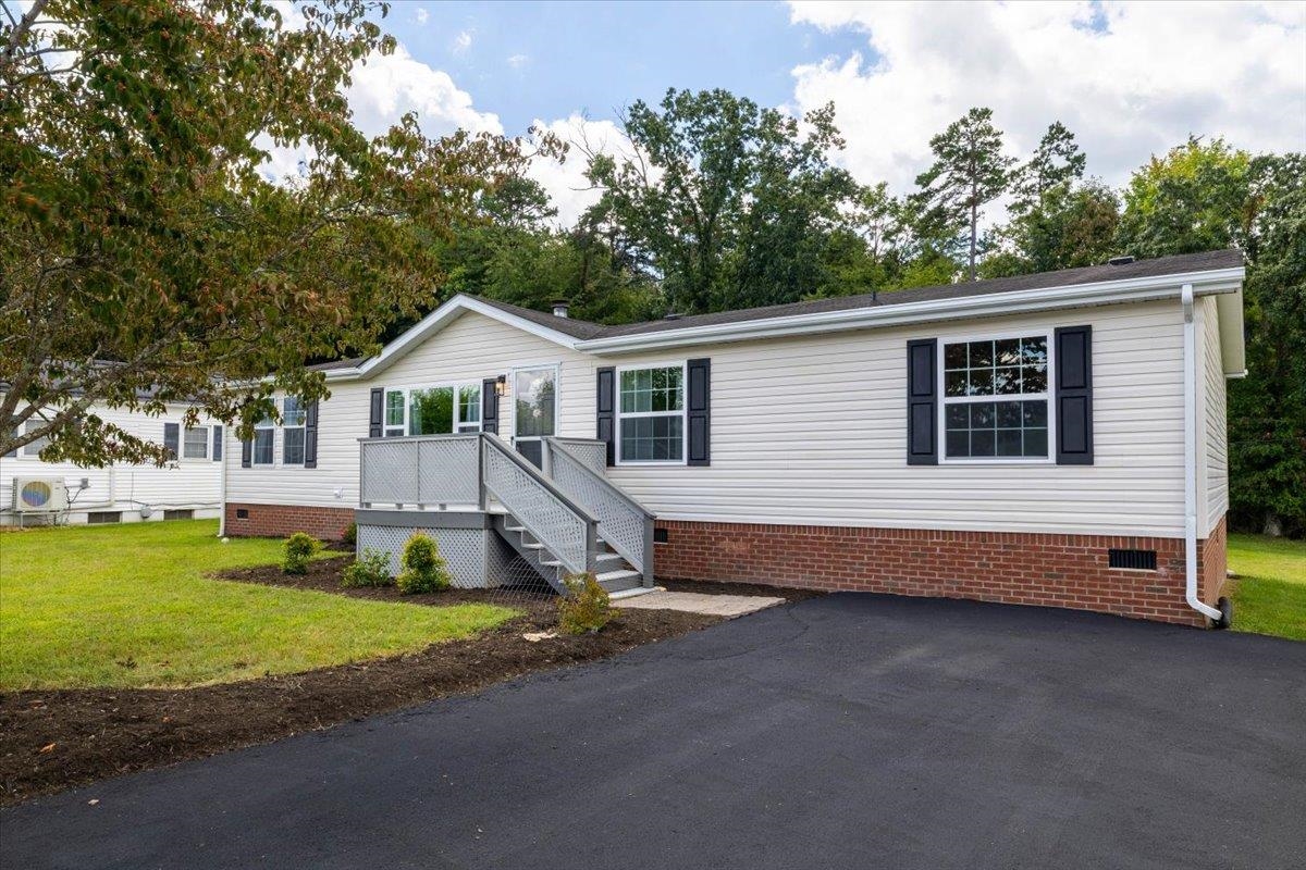 1608 Taylor Street Radford VA 24141
