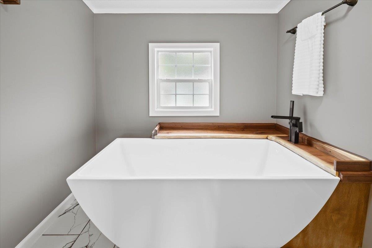 1608 Taylor Street Radford VA 24141