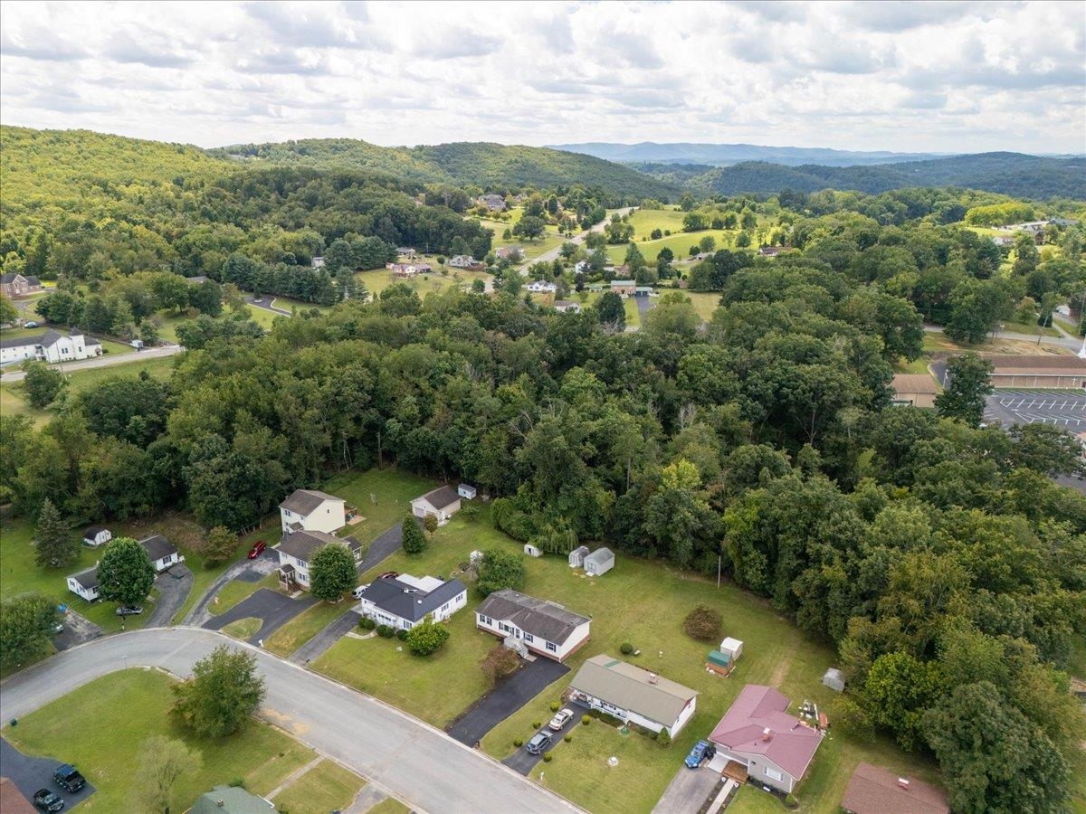 1608 Taylor Street Radford VA 24141