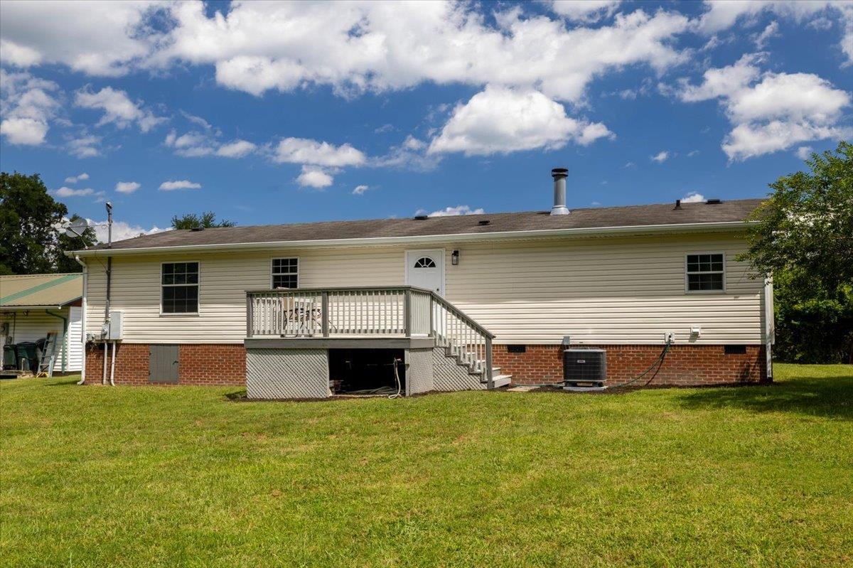 1608 Taylor Street Radford VA 24141