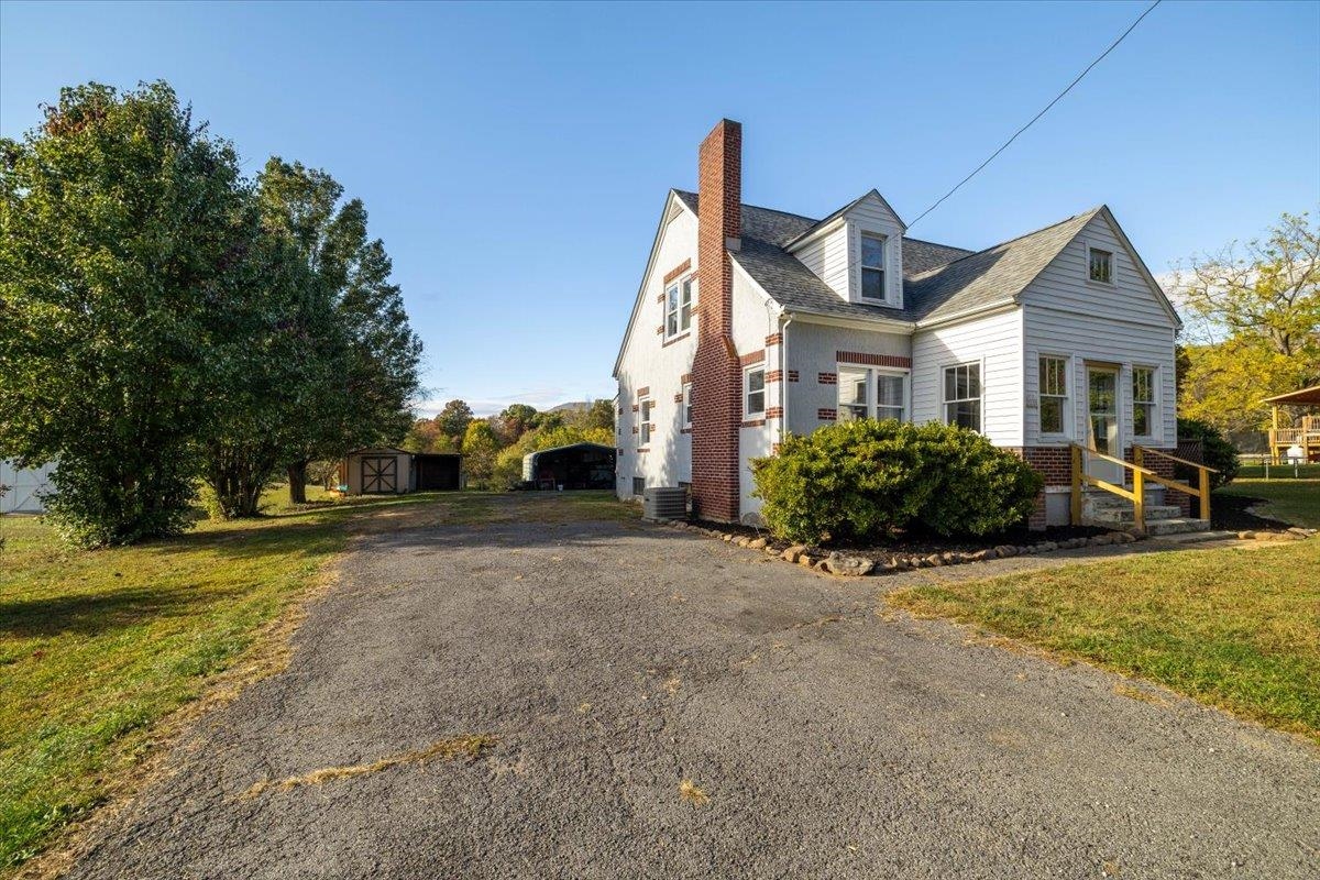 218 Doe Creek Road Pembroke VA 24136