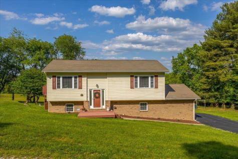 6352 Spring Avenue Fairlawn VA 24141