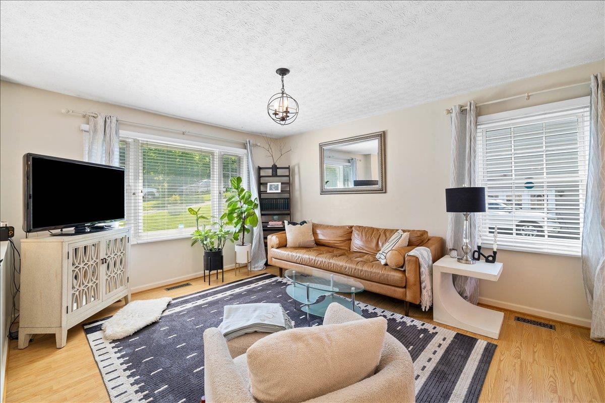 6352 Spring Avenue Fairlawn VA 24141
