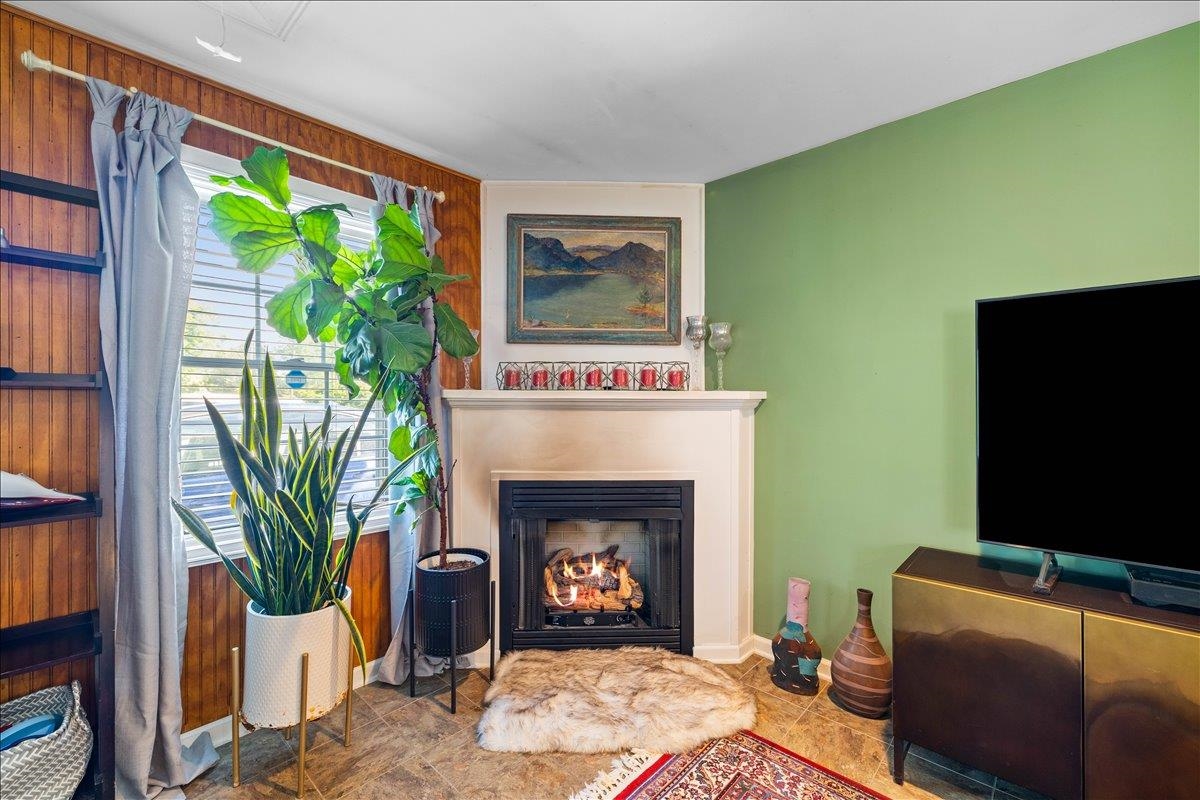 6352 Spring Avenue Fairlawn VA 24141