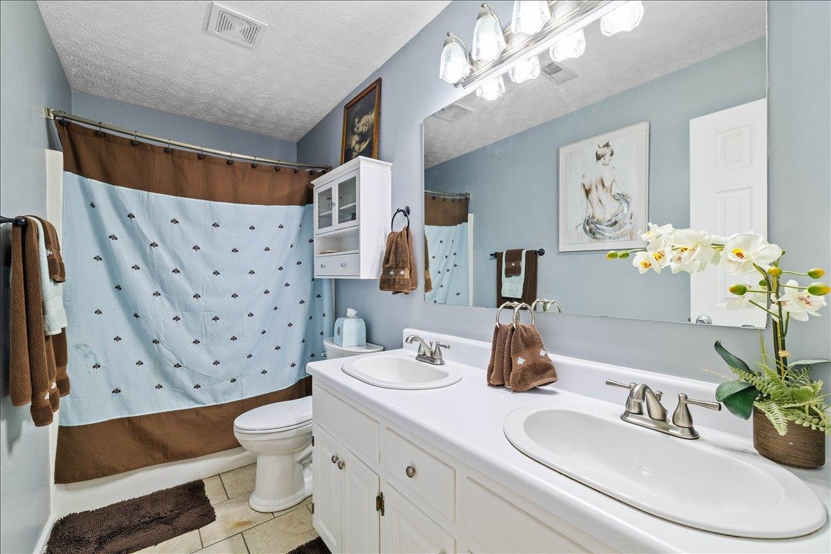 6352 Spring Avenue Fairlawn VA 24141