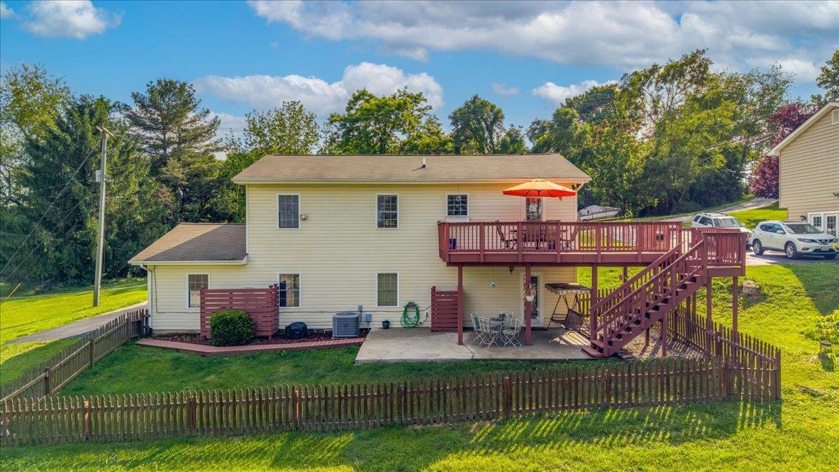 6352 Spring Avenue Fairlawn VA 24141