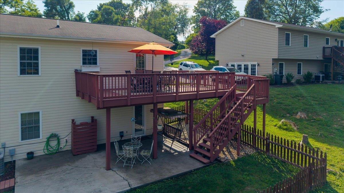 6352 Spring Avenue Fairlawn VA 24141