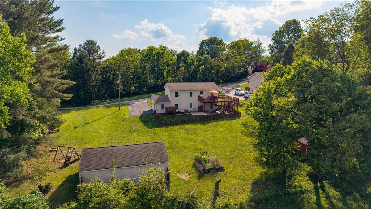 6352 Spring Avenue Fairlawn VA 24141