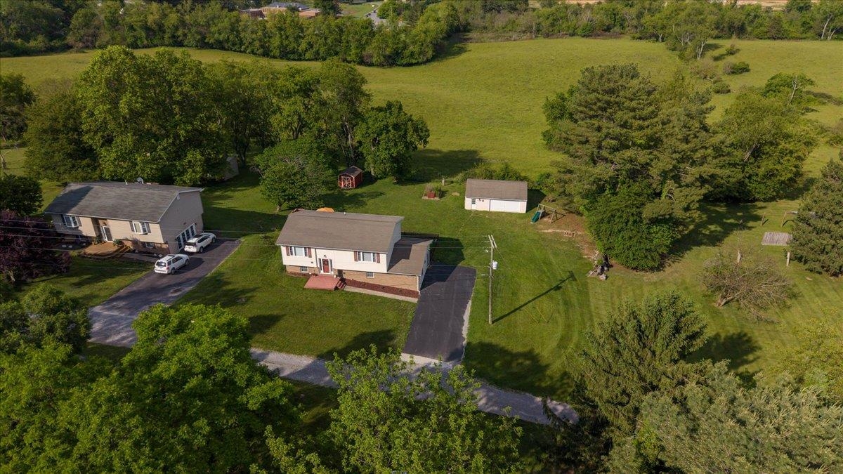 6352 Spring Avenue Fairlawn VA 24141