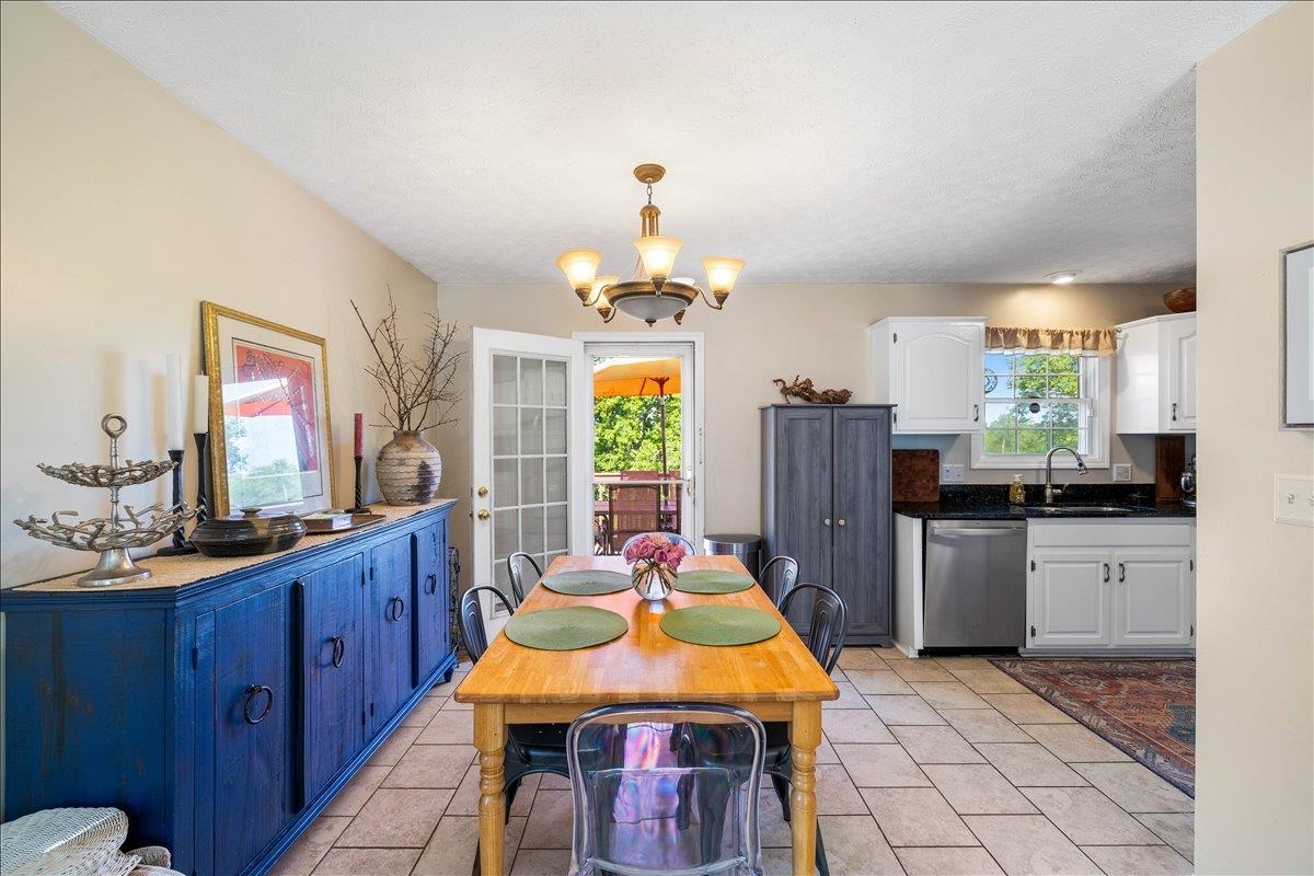 6352 Spring Avenue Fairlawn VA 24141
