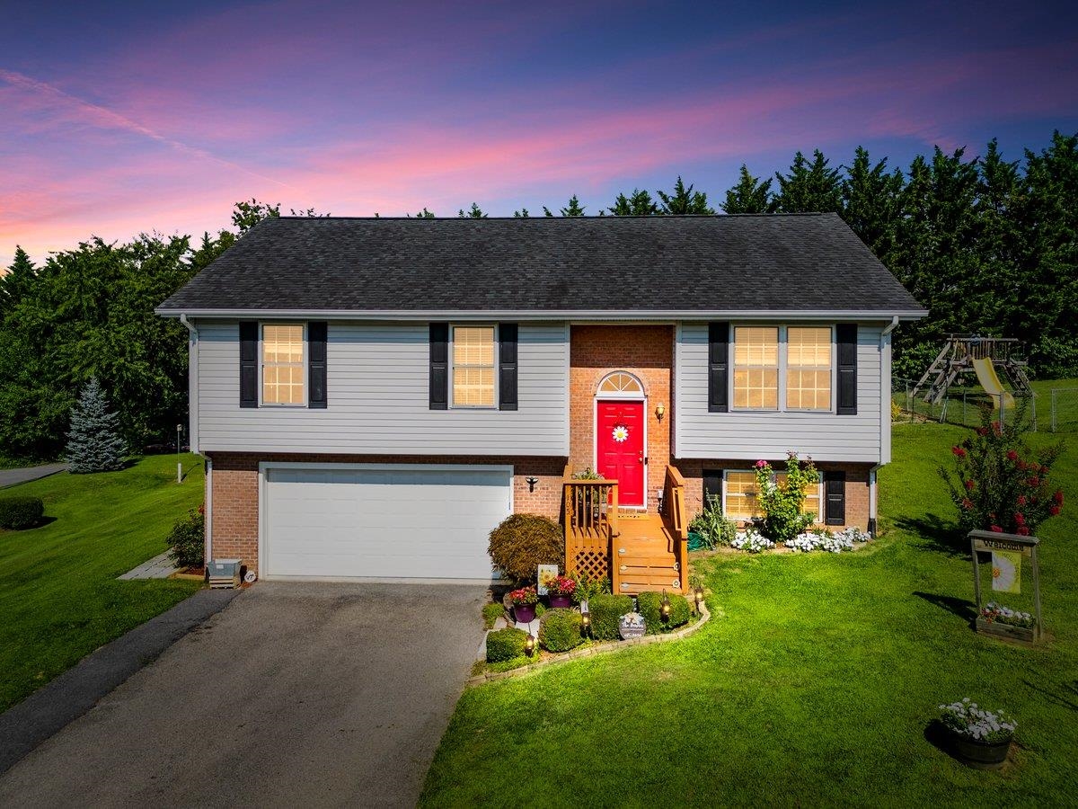 105 Ashton Court Christiansburg VA 24073