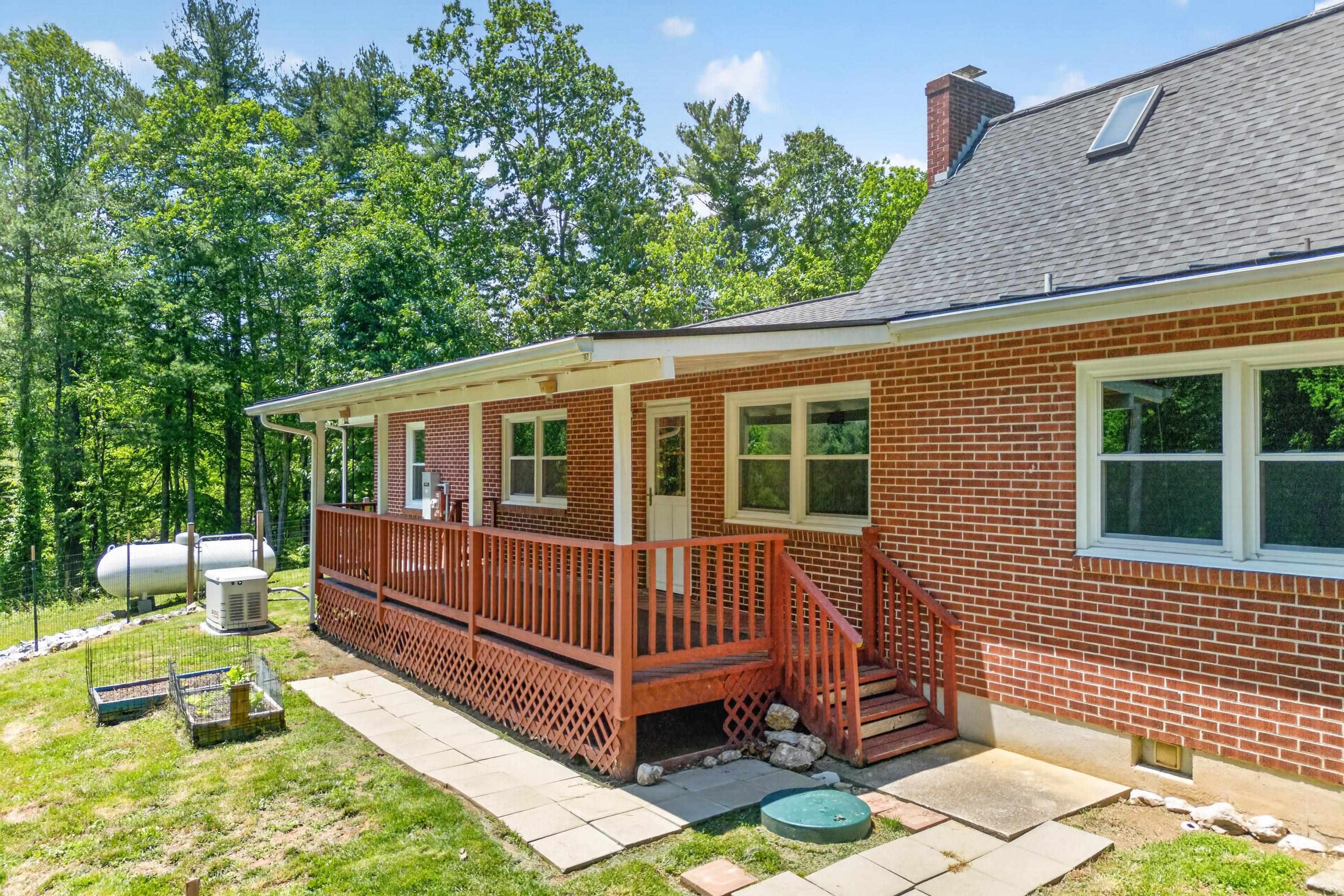 644 Daniels Run Road NE Copper Hill VA 24079