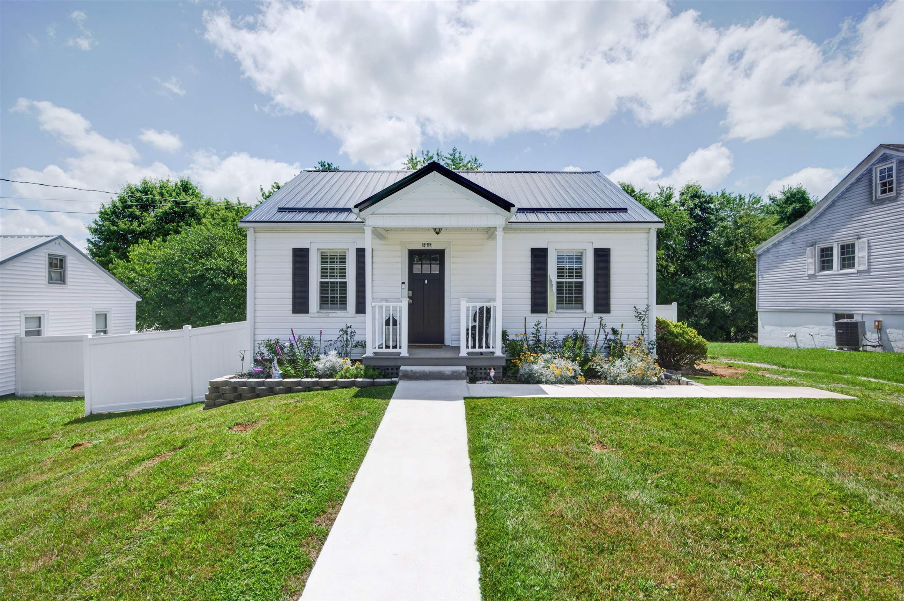 1445 W North Street Wytheville VA 24382