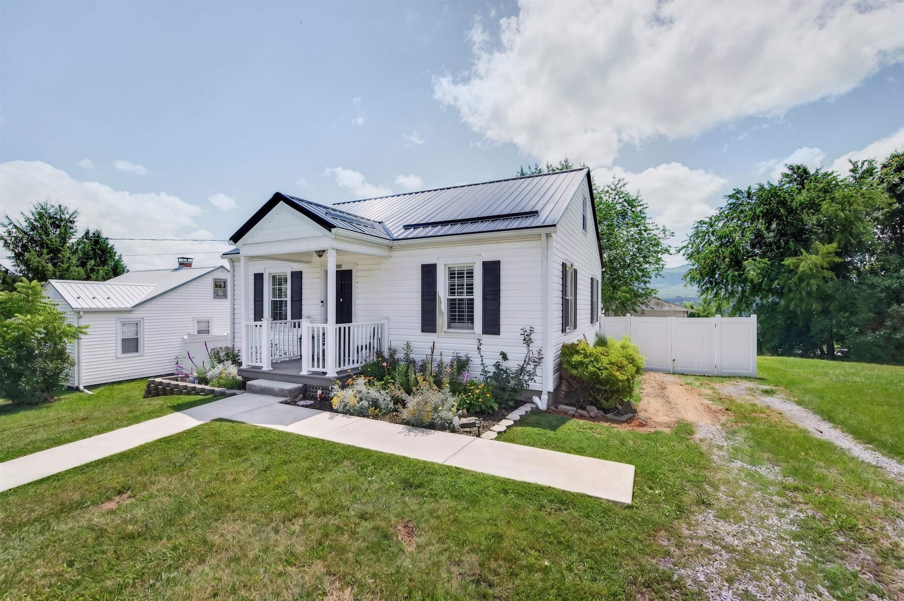 1445 W North Street Wytheville VA 24382
