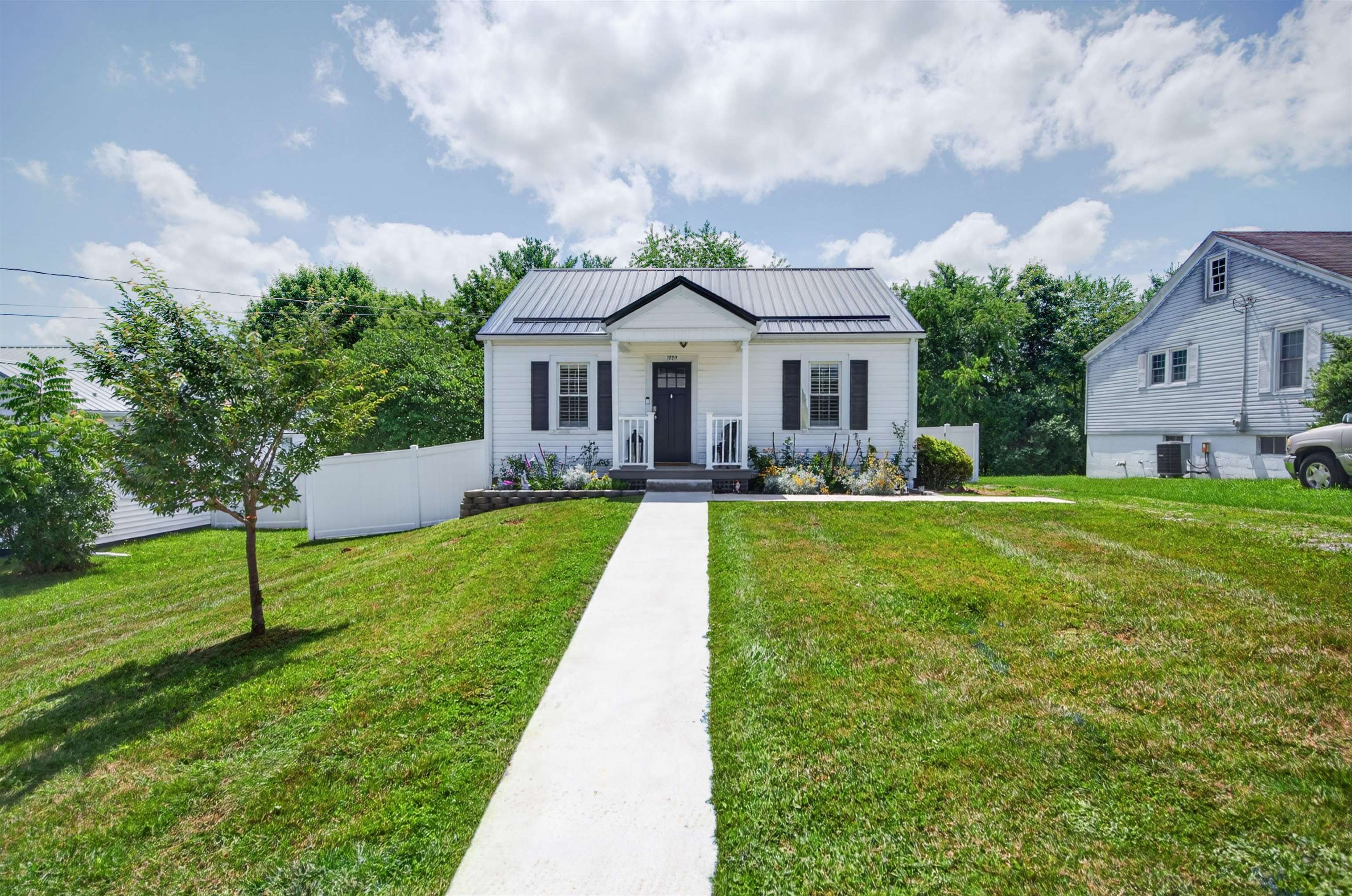 1445 W North Street Wytheville VA 24382