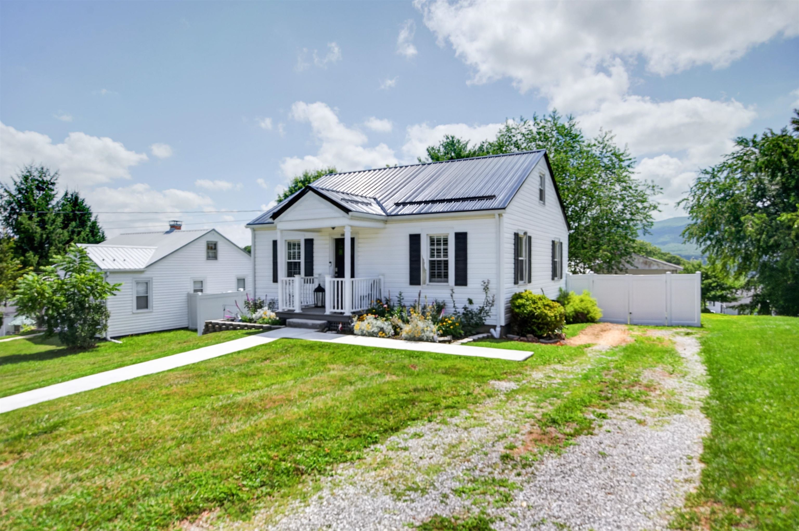 1445 W North Street Wytheville VA 24382