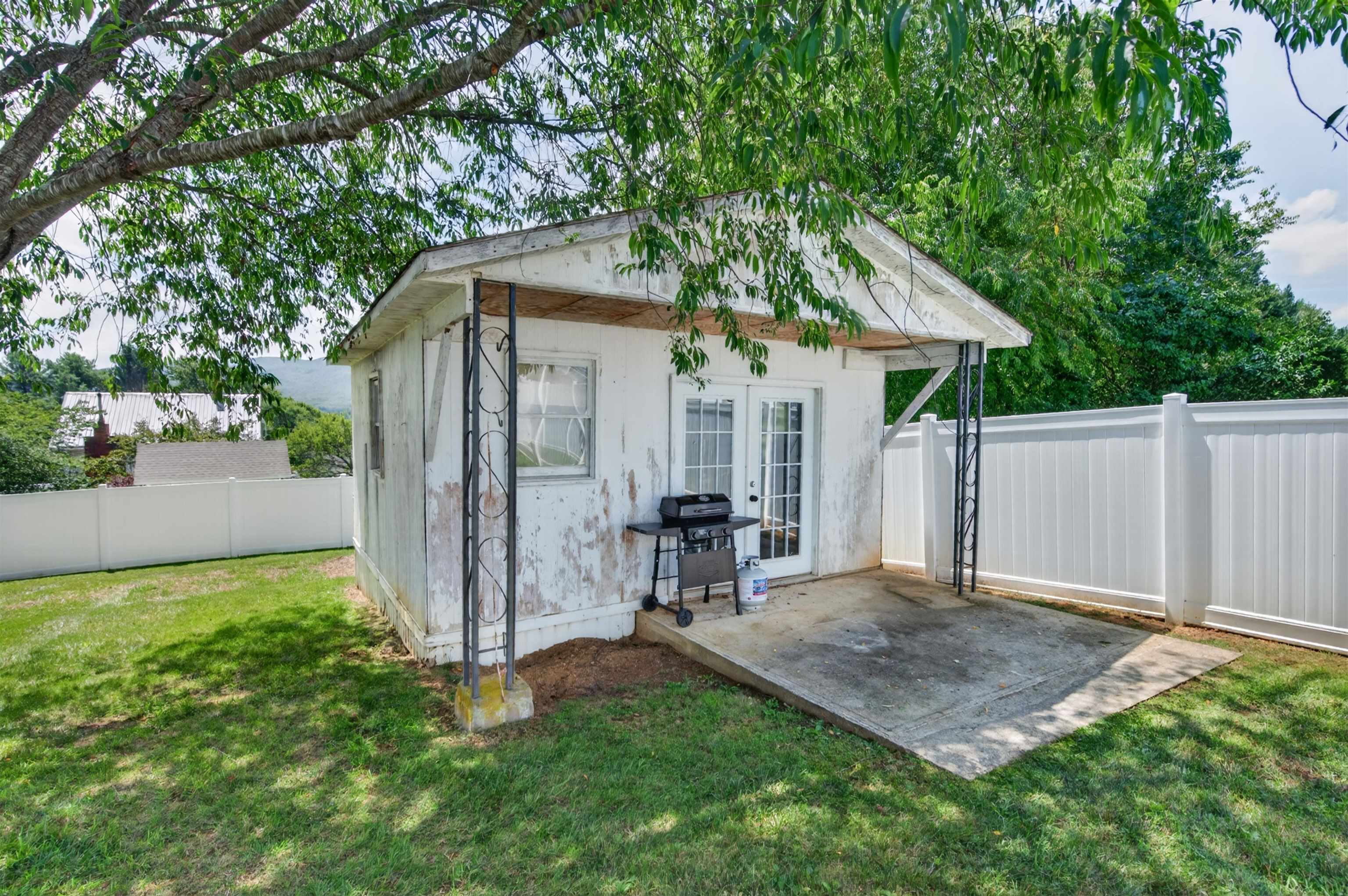 1445 W North Street Wytheville VA 24382