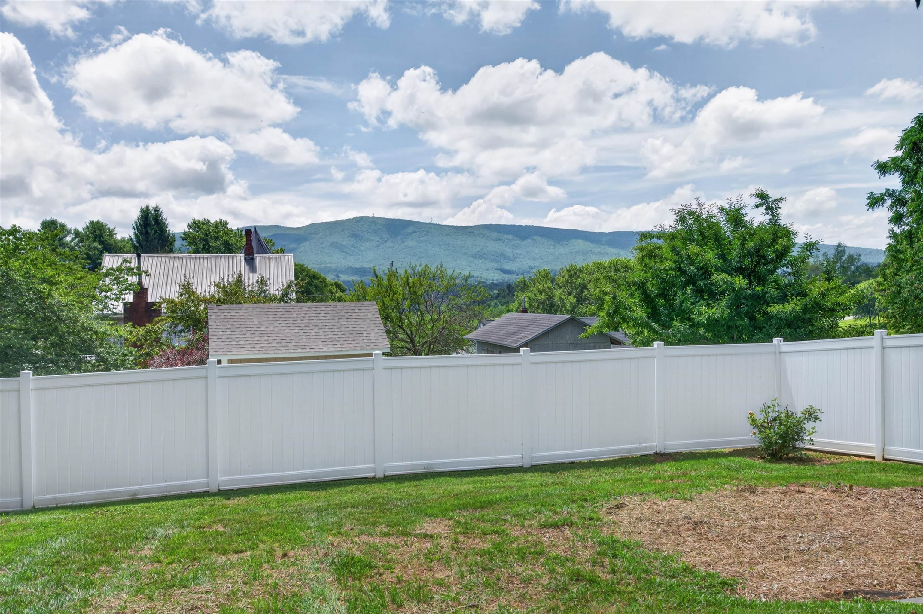 1445 W North Street Wytheville VA 24382