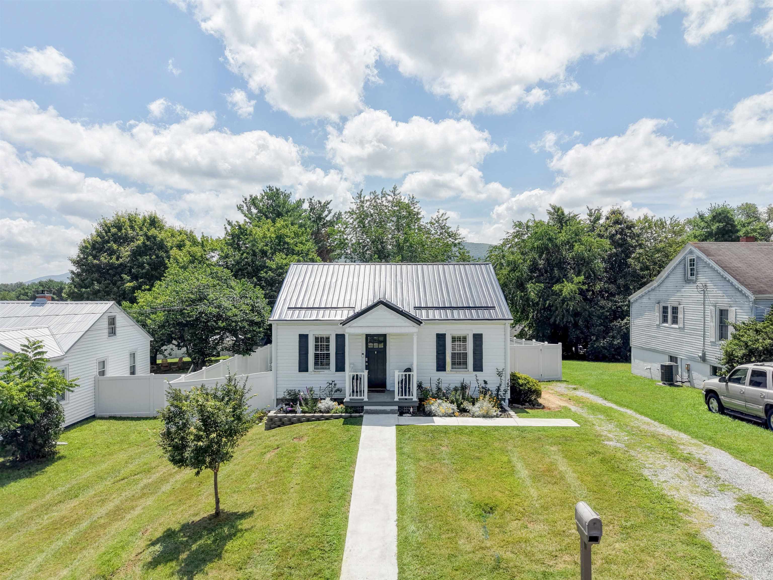 1445 W North Street Wytheville VA 24382